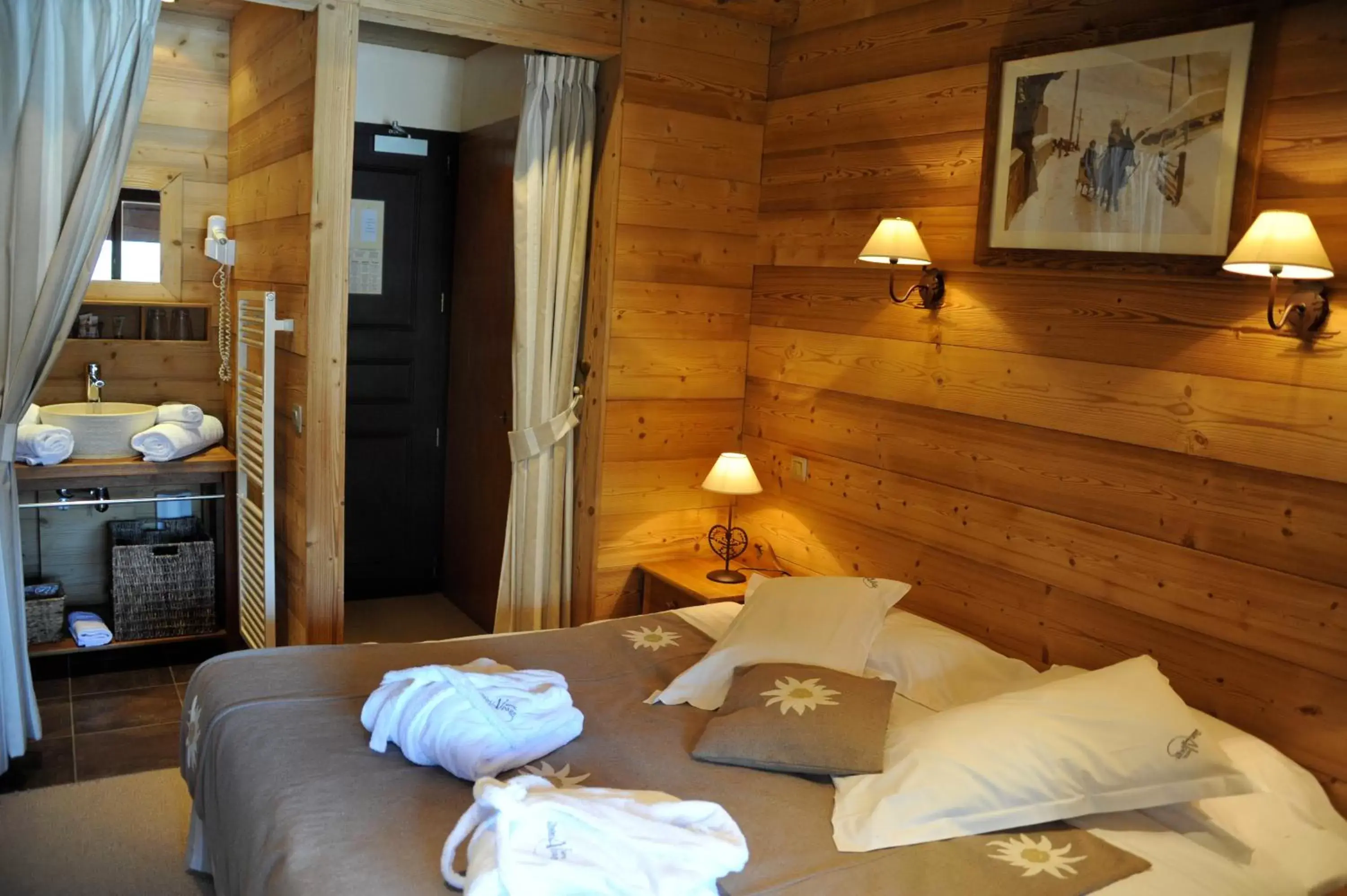 Bed in Hôtel Chalet Alpage