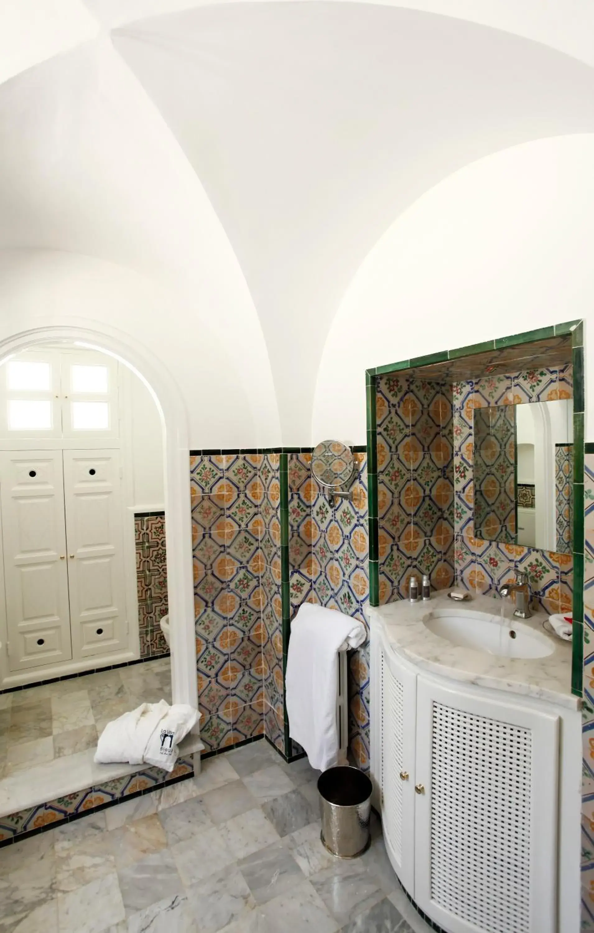 Bathroom in La Villa Bleue