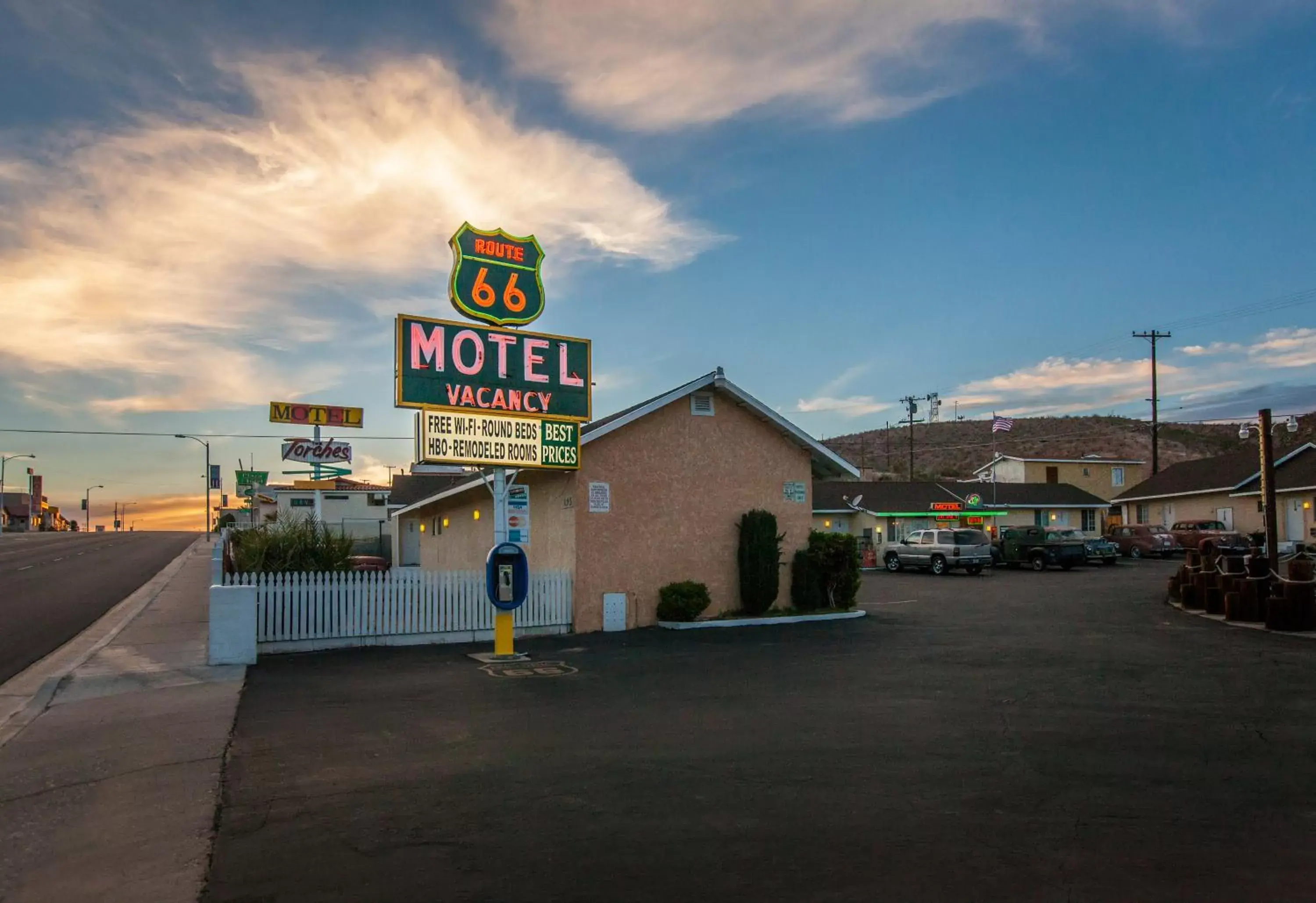 Facade/entrance, Property Building in Route 66 Motel