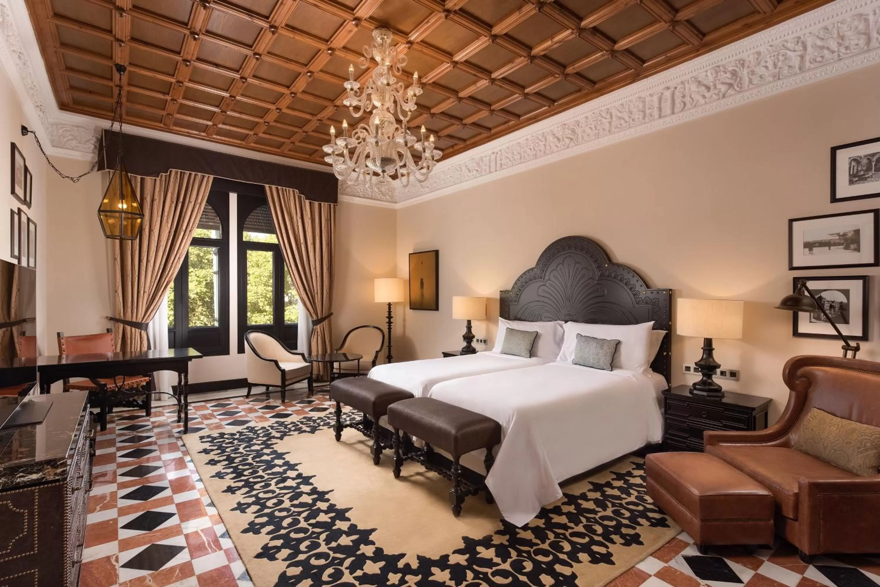 Photo of the whole room, Bed in Hotel Alfonso XIII, a Luxury Collection Hotel, Seville