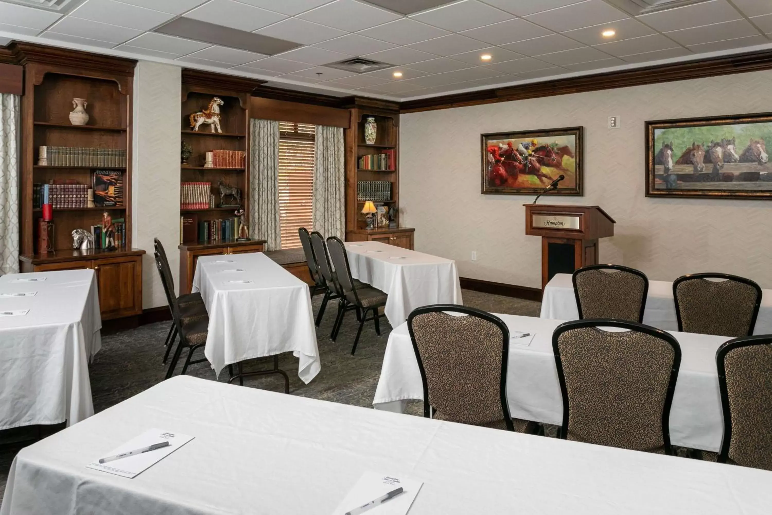 Meeting/conference room, Restaurant/Places to Eat in Hampton Inn & Suites Nashville-Green Hills