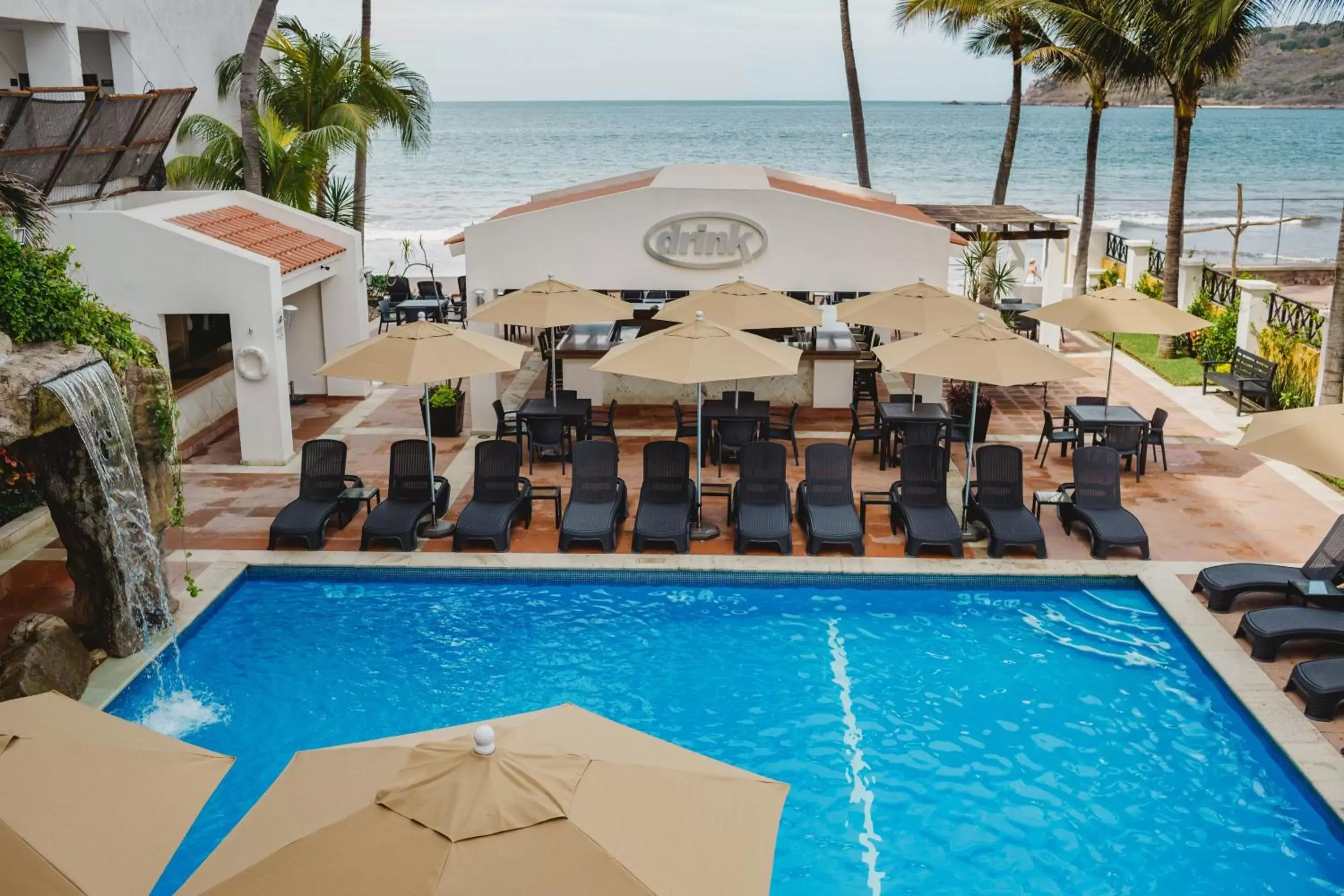 Pool View in Best Western Hotel Posada Freeman Zona Dorada