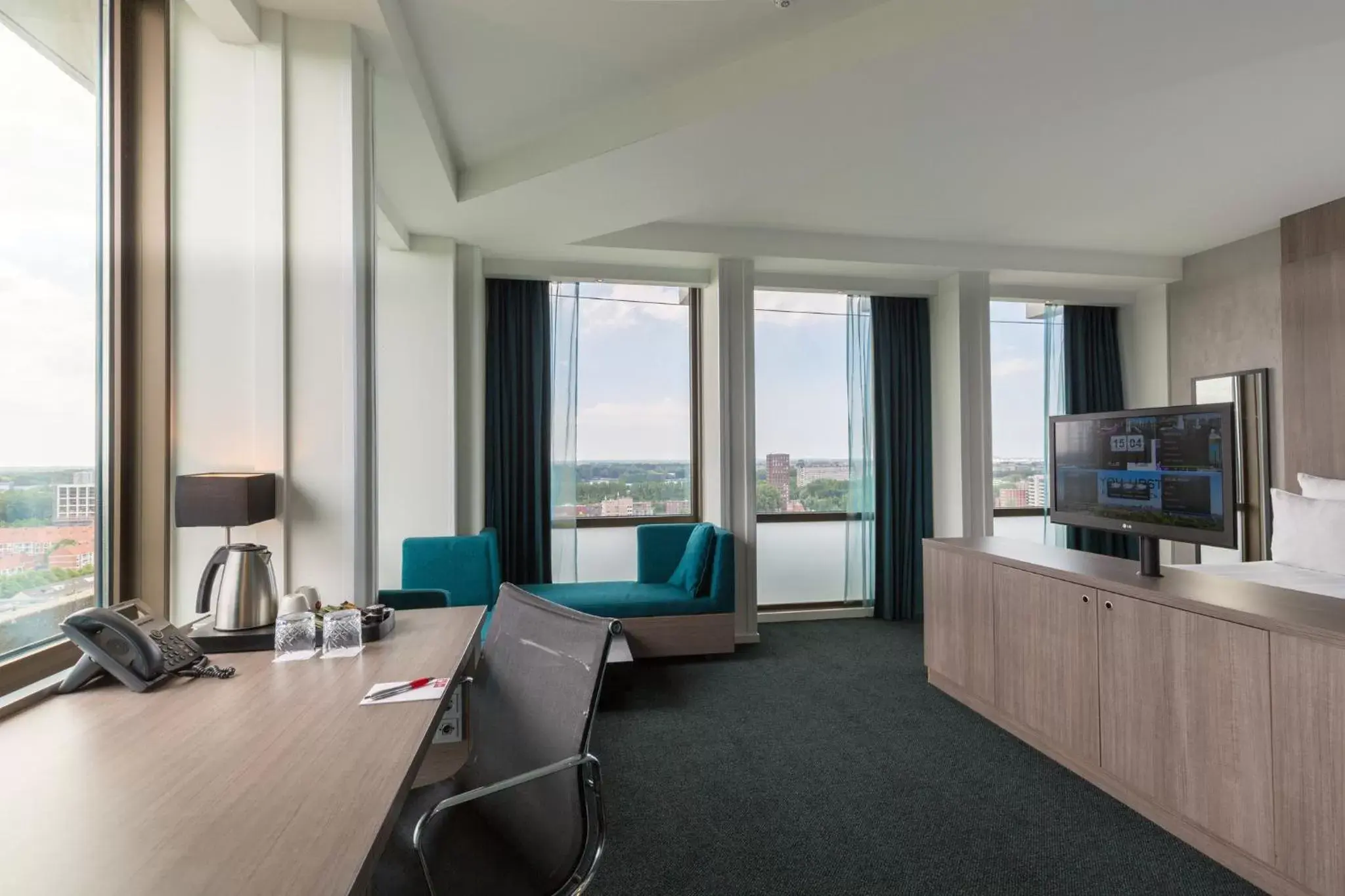 Executive King Room with Panoramic View in Leonardo Hotel Amsterdam Rembrandtpark