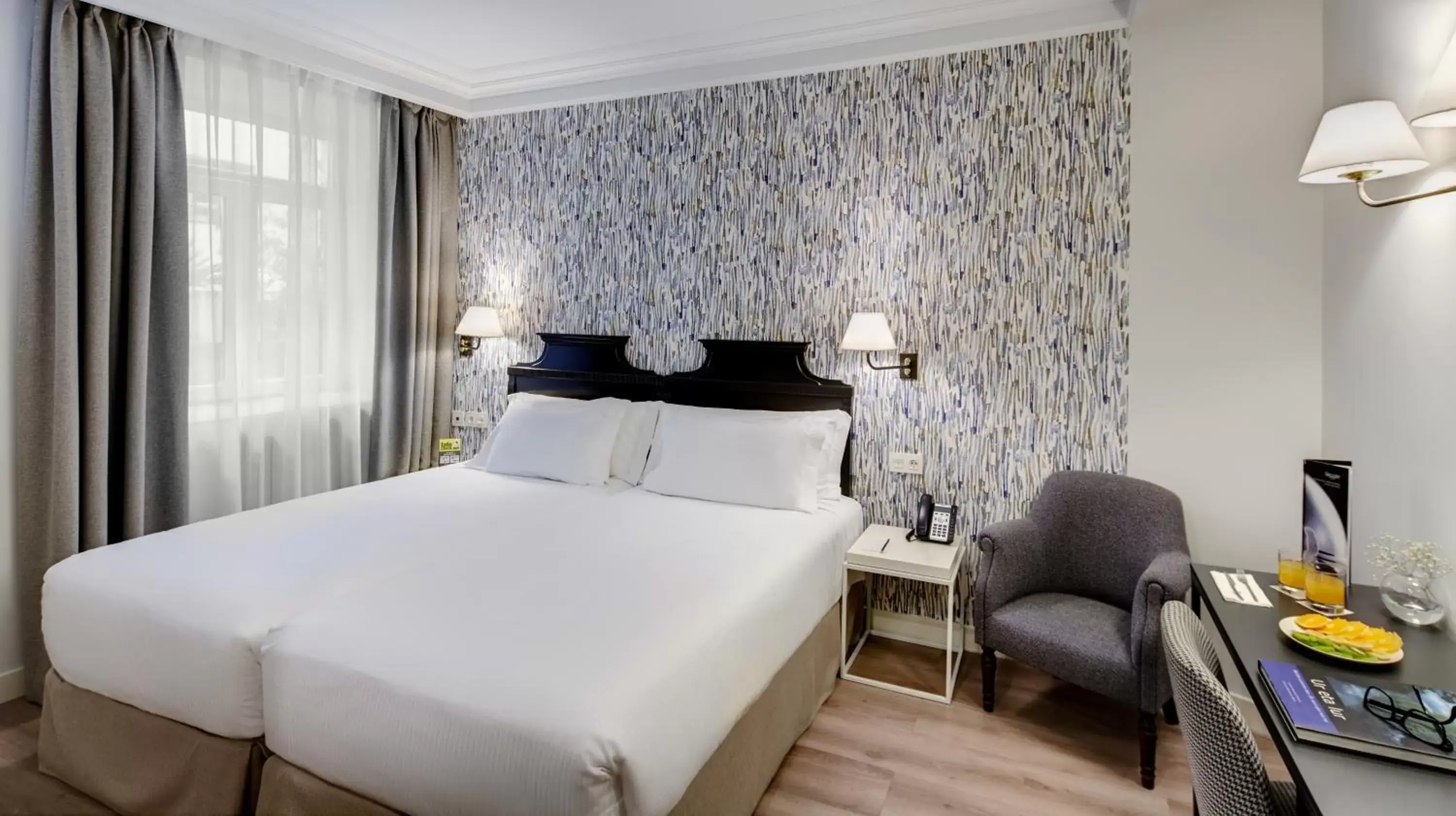 Bed in Sercotel Hotel Europa