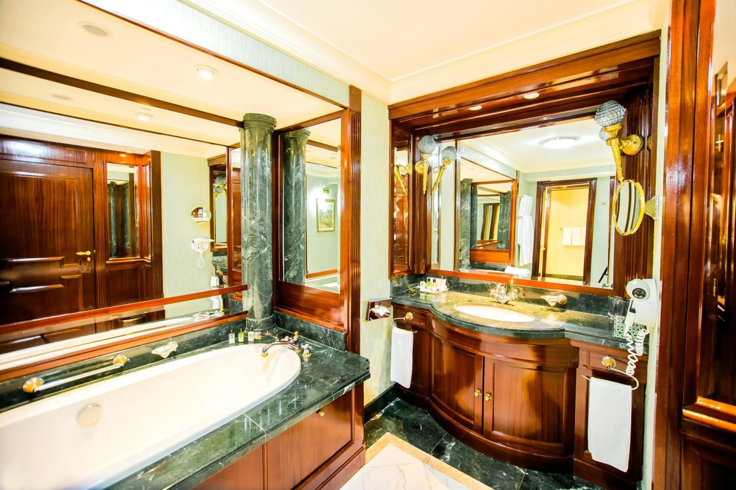 Bathroom in City Palace Hotel