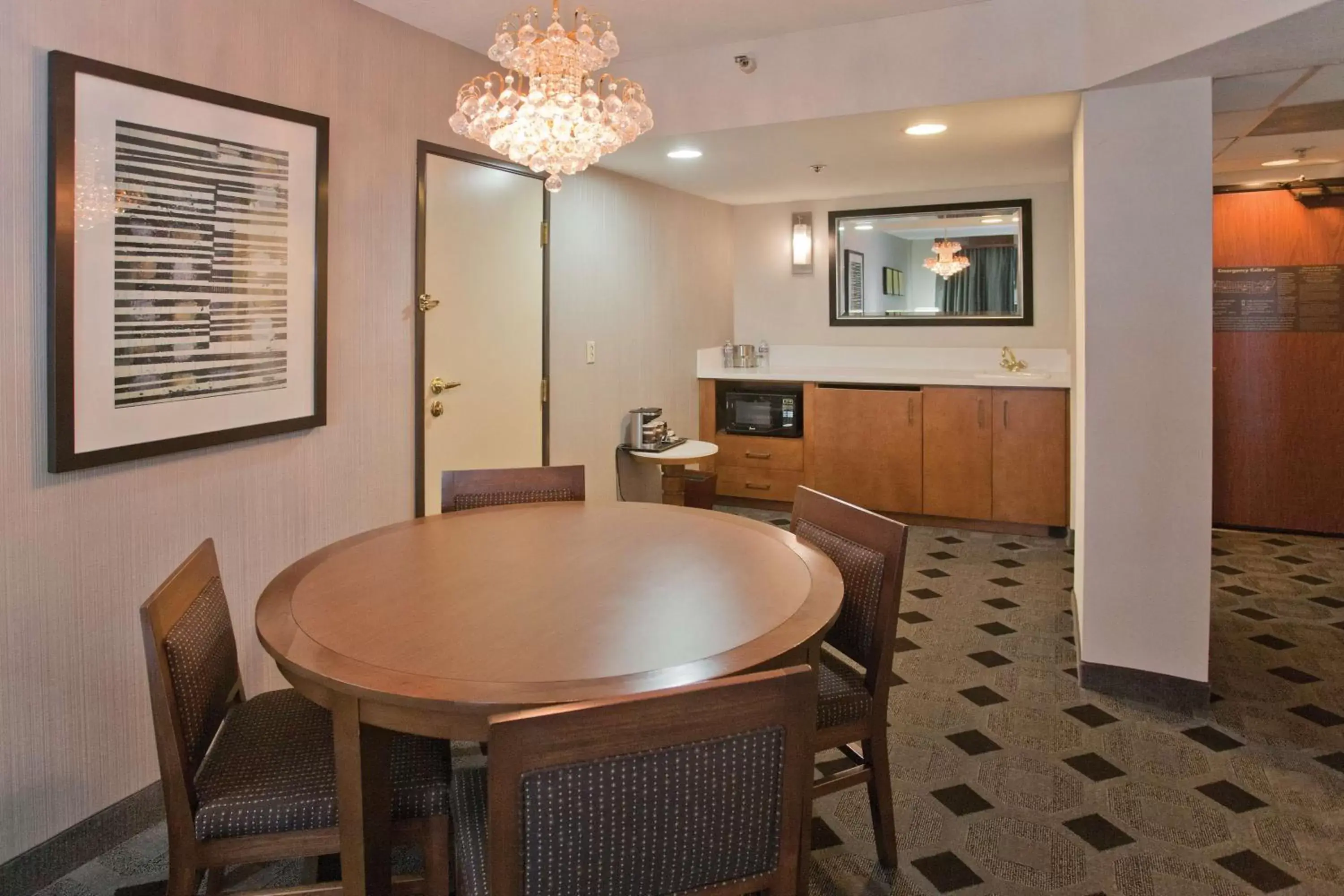 Kitchen or kitchenette, Dining Area in DoubleTree by Hilton Rosemead