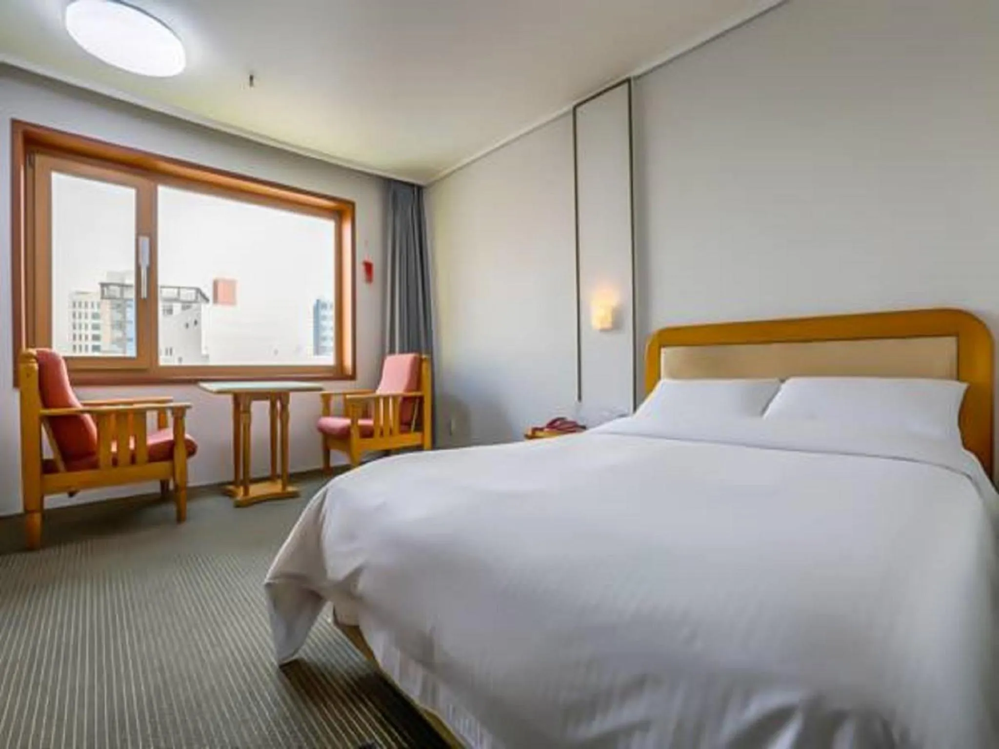 Bed in Busan Tourist Hotel