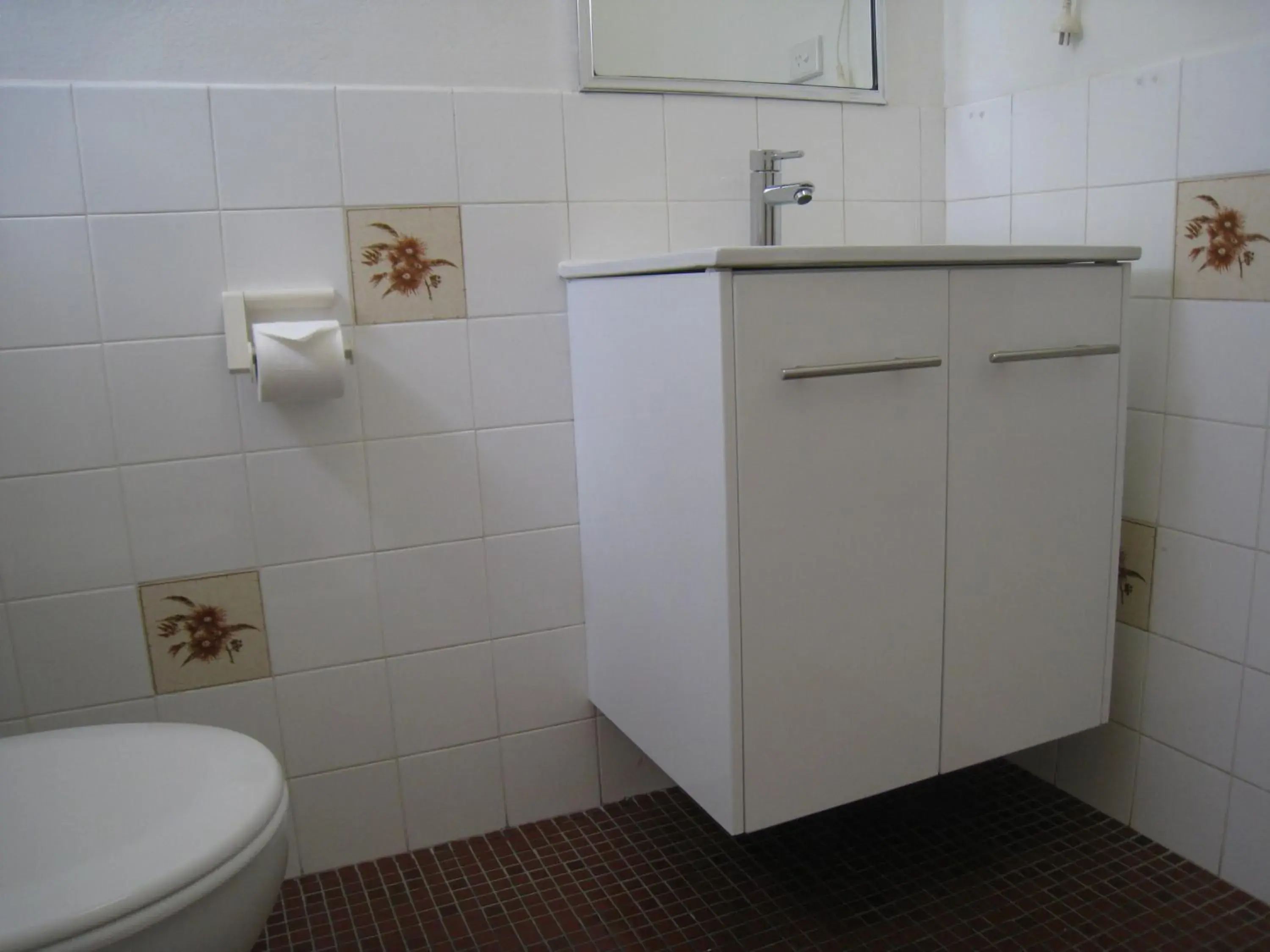 Bathroom in Country Lodge Motor Inn