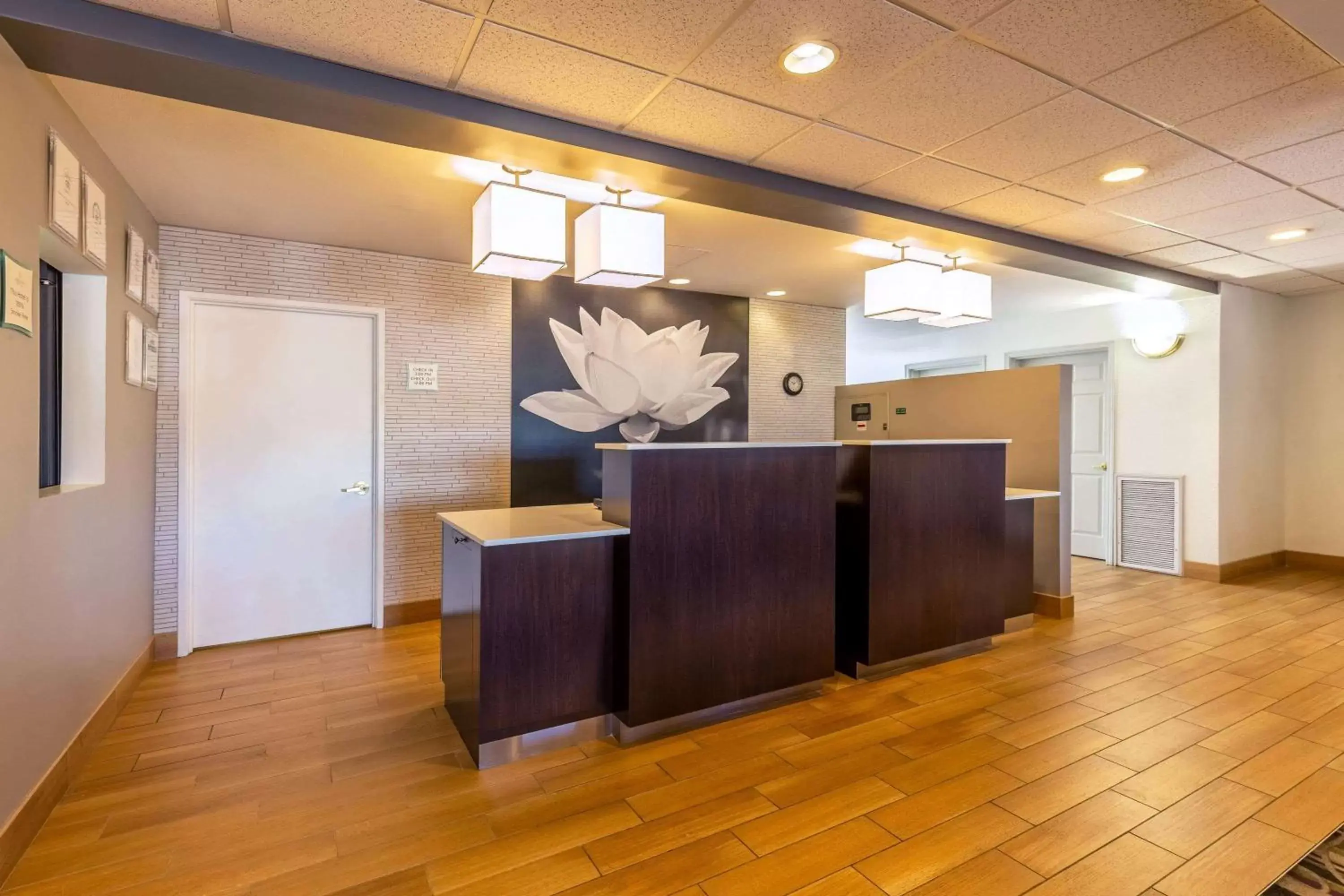 Lobby or reception in La Quinta by Wyndham Spokane Valley Lobby or reception in La Quinta by Wyndham Spokane Valley
