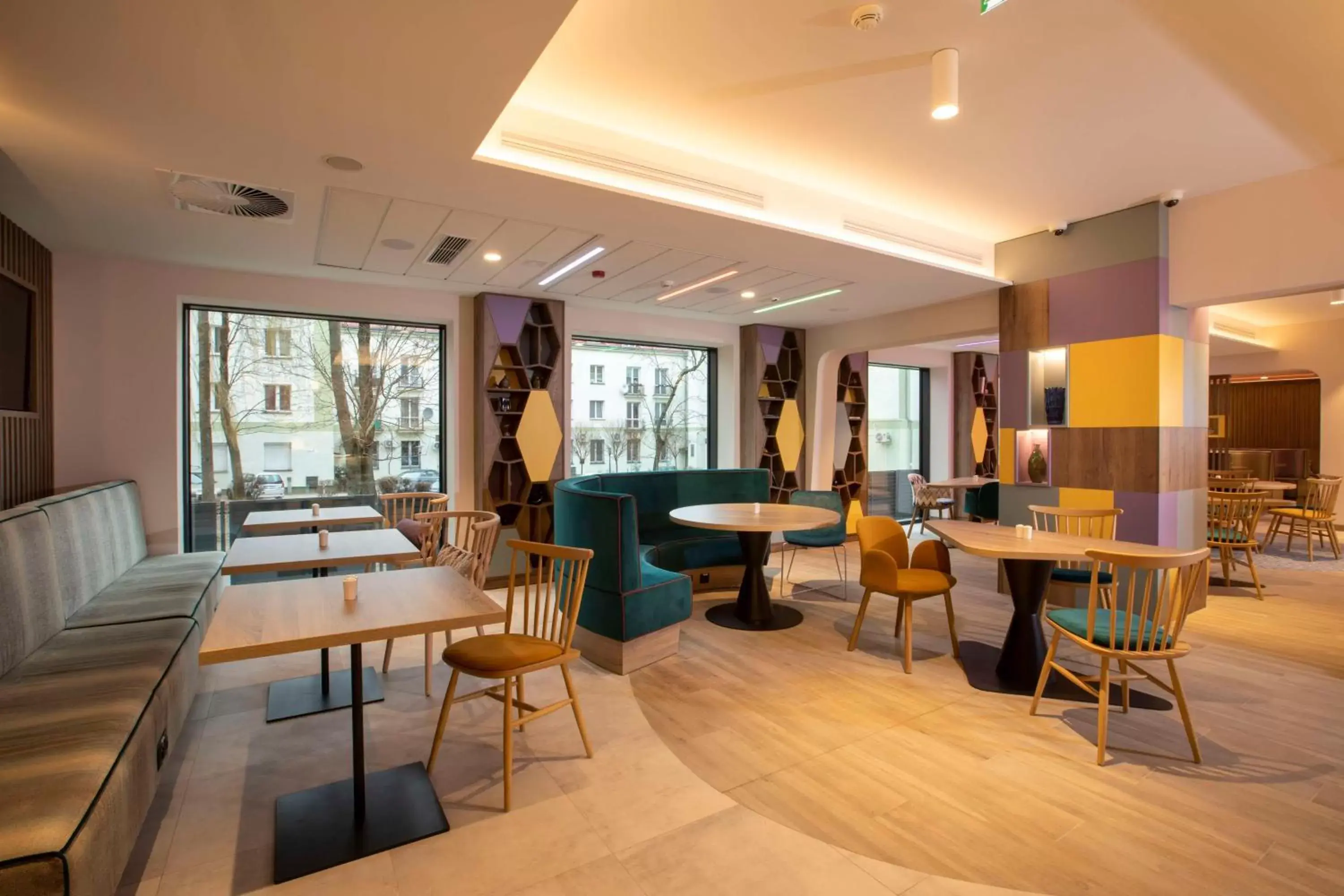 Breakfast, Lounge/Bar in Hampton By Hilton Bialystok