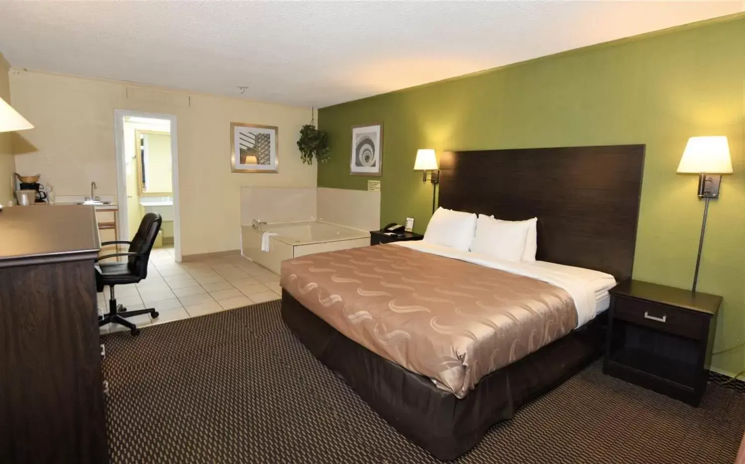 Bedroom, Bed in Rodeway Inn Harbison Area