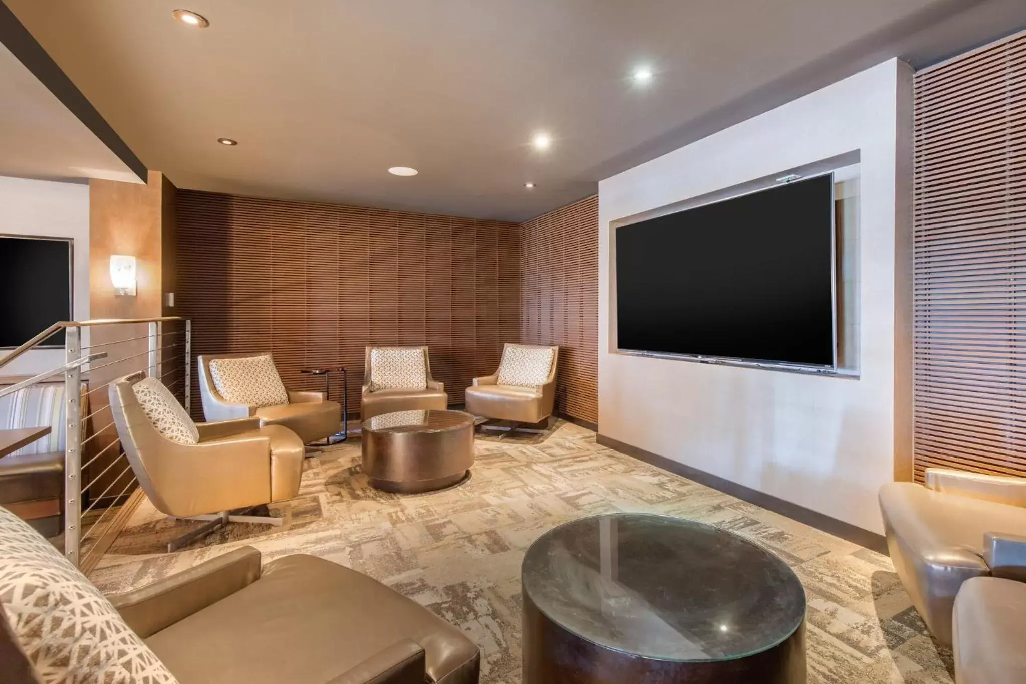 Lounge or bar, Seating Area in Omni Hilton Head Oceanfront Resort