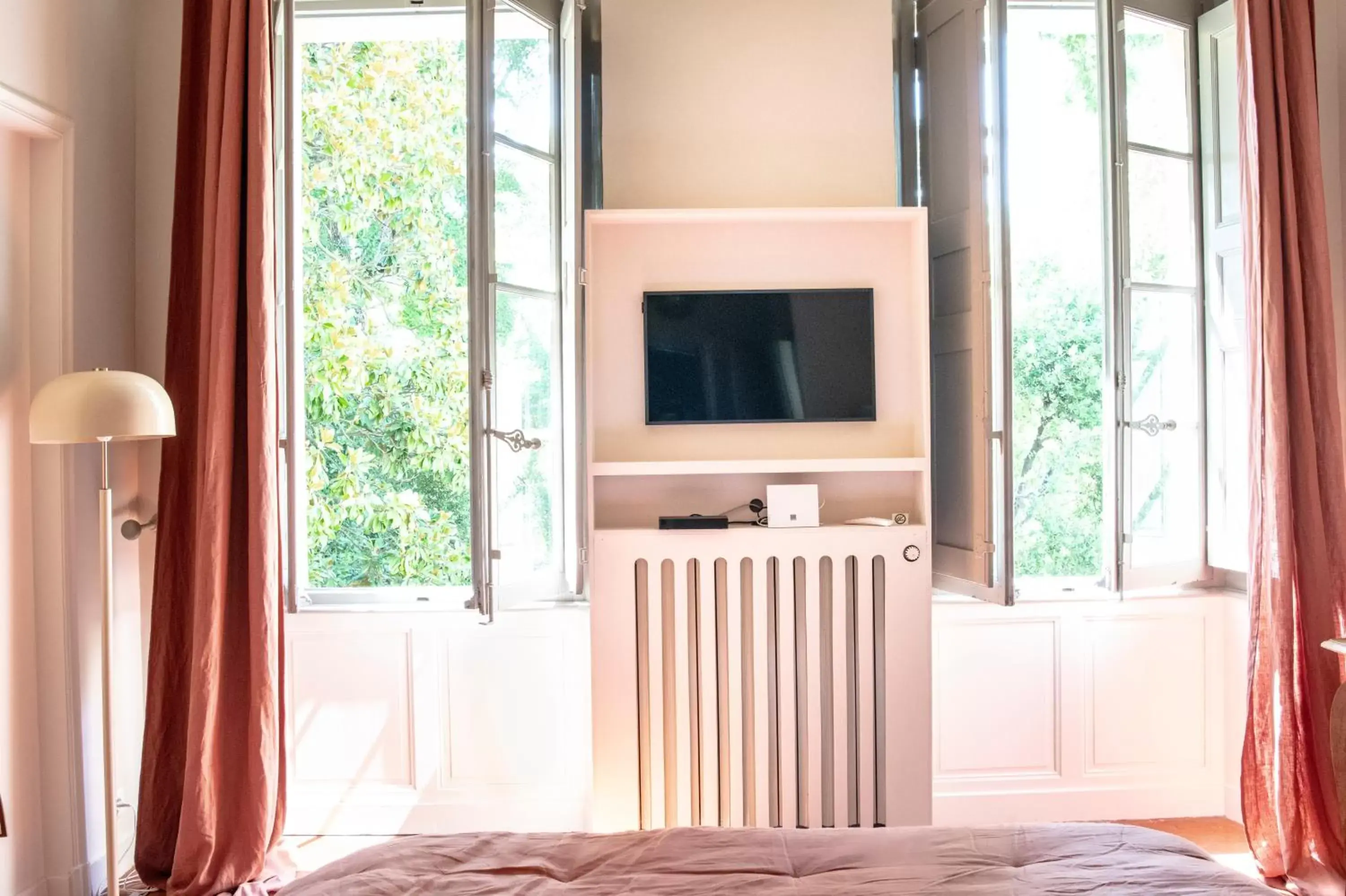 Deluxe Double Room with Shower in Maison Sumiane - Maison d hotes et locations avec piscine Deluxe Double Room with Shower in Maison Sumiane - Maison d hotes et locations avec piscine