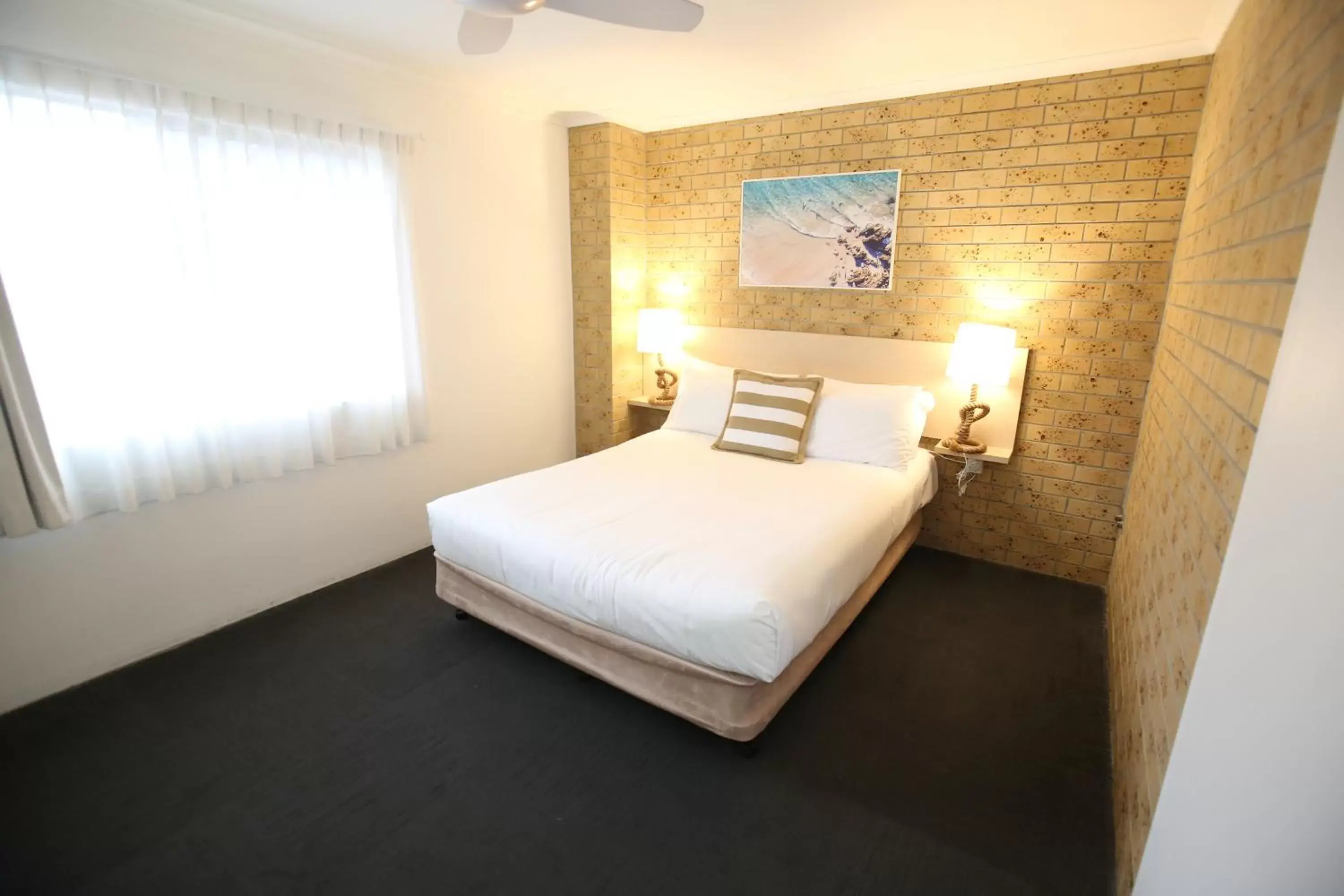 Bedroom, Bed in Tweed Harbour Motor Inn