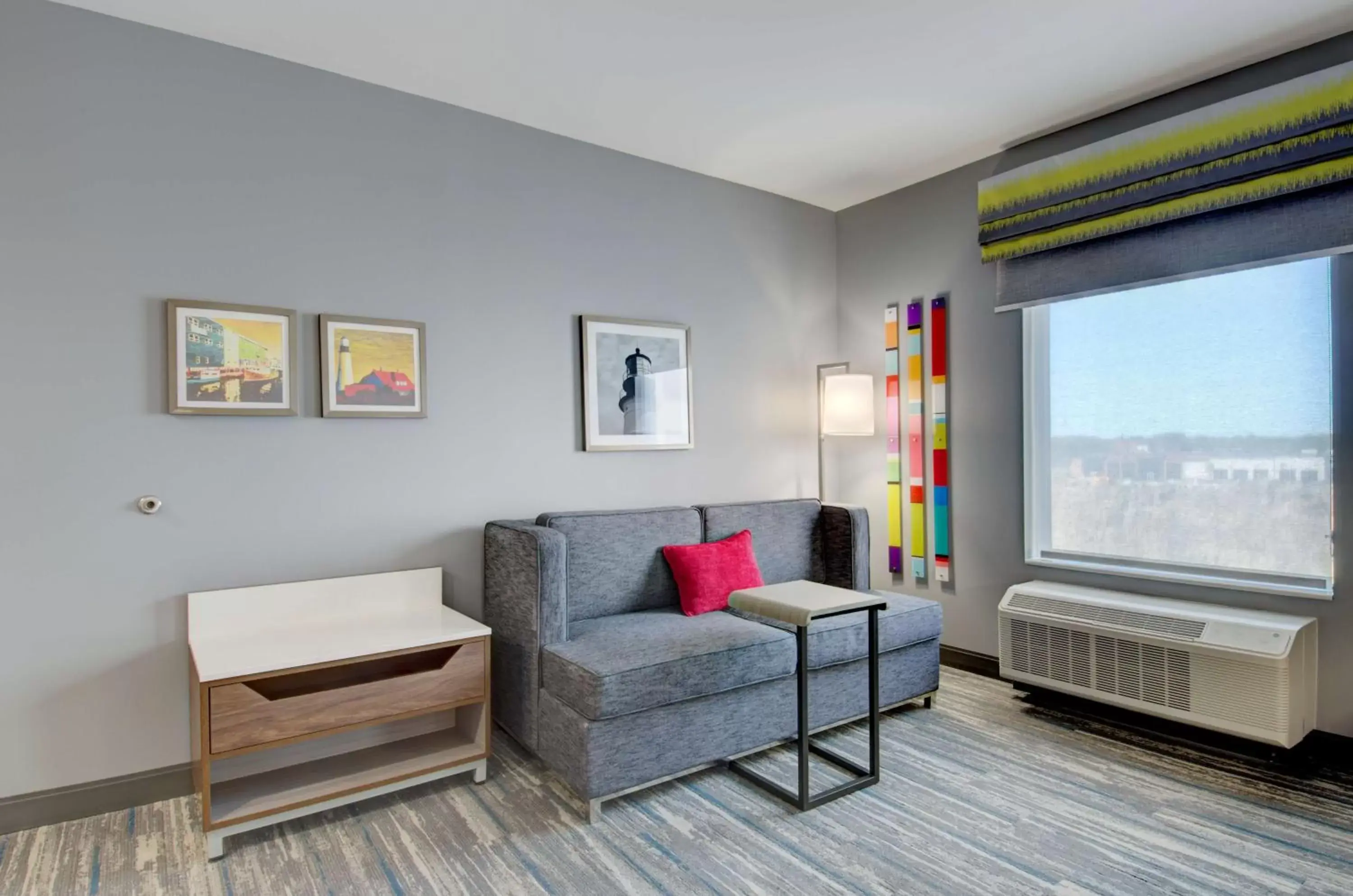 Living room, Seating Area in Hampton Inn & Suites Portland West