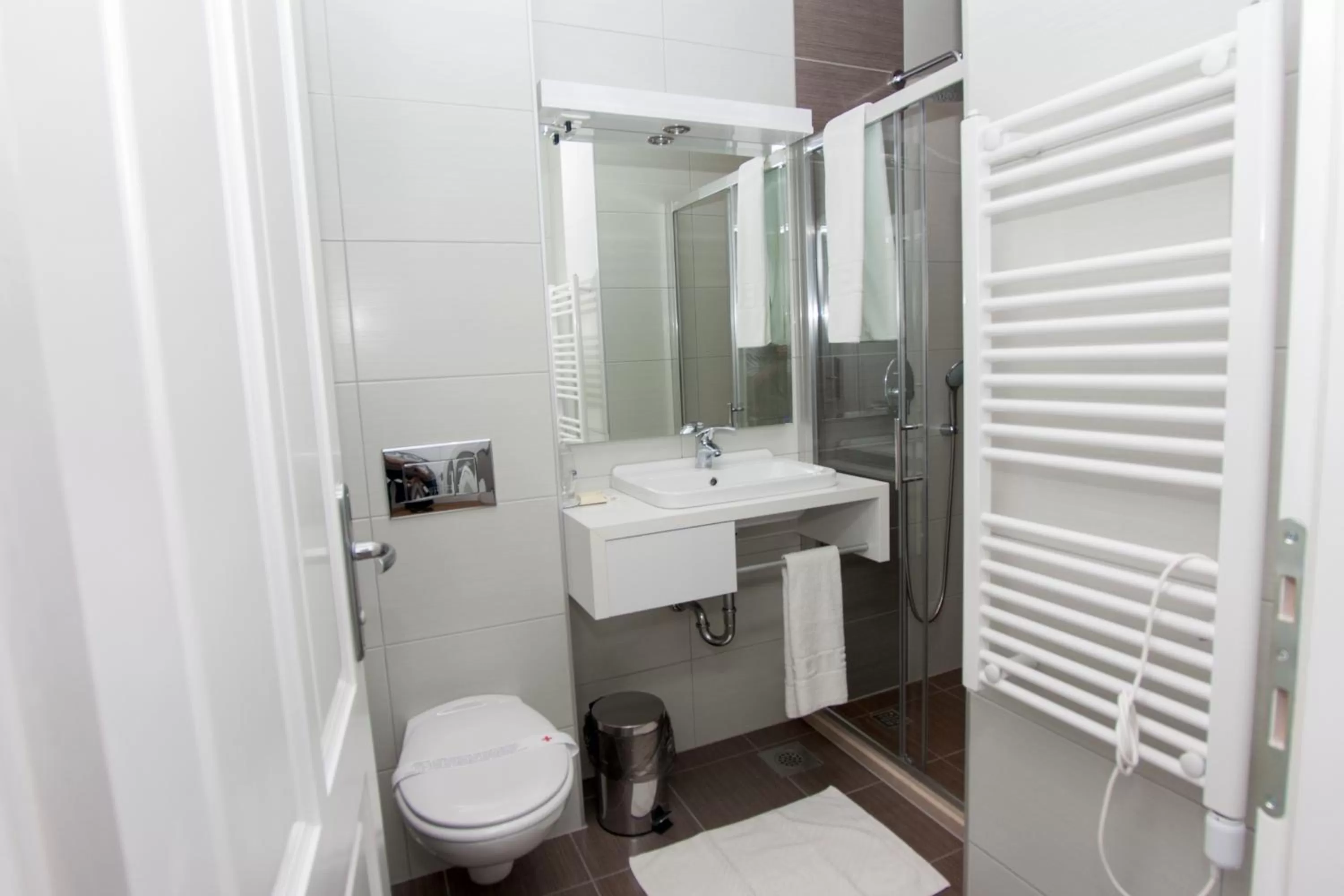 Shower in Hotel Villa Milas