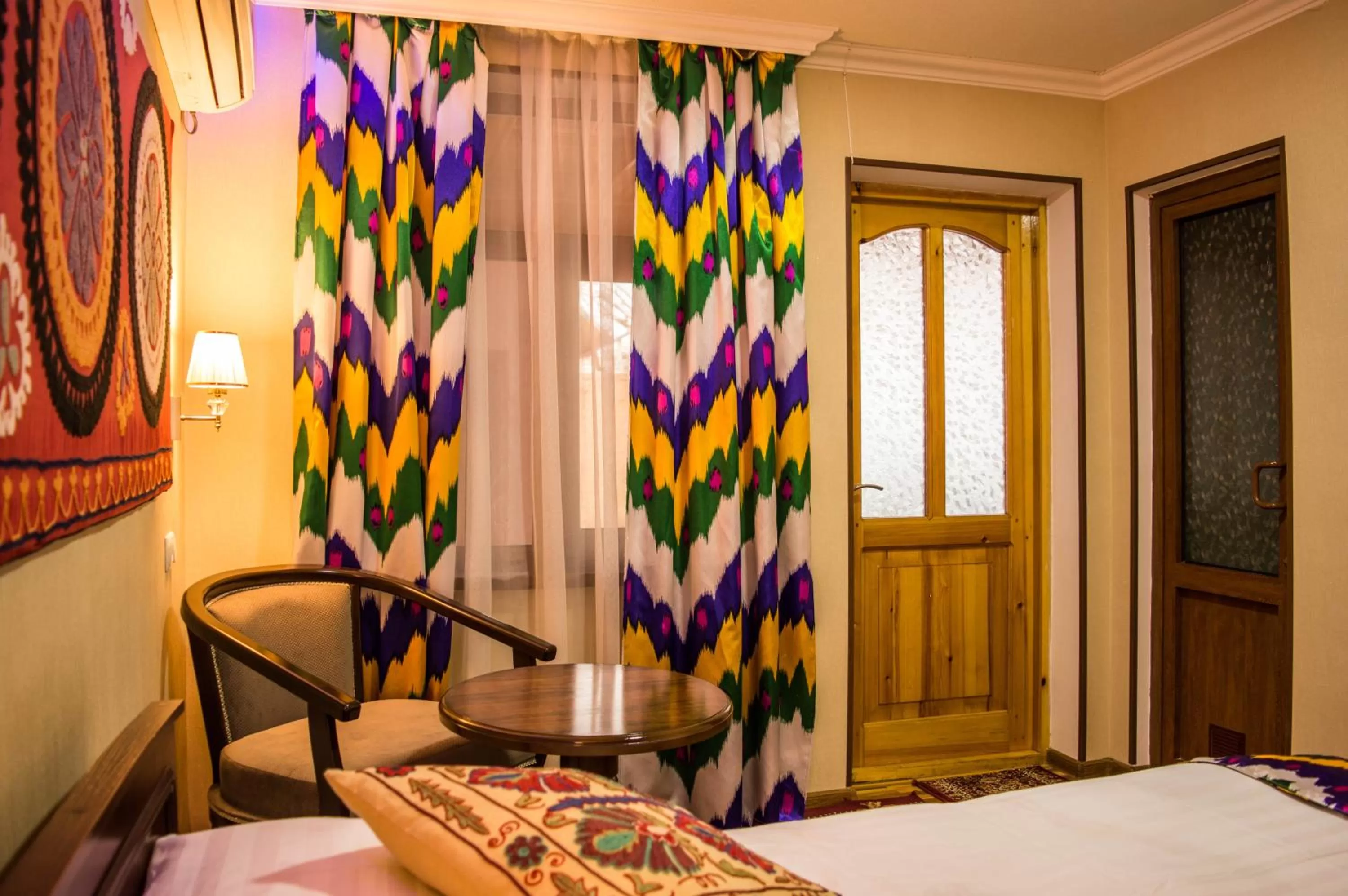 Photo of the whole room, Bed in Jahongir