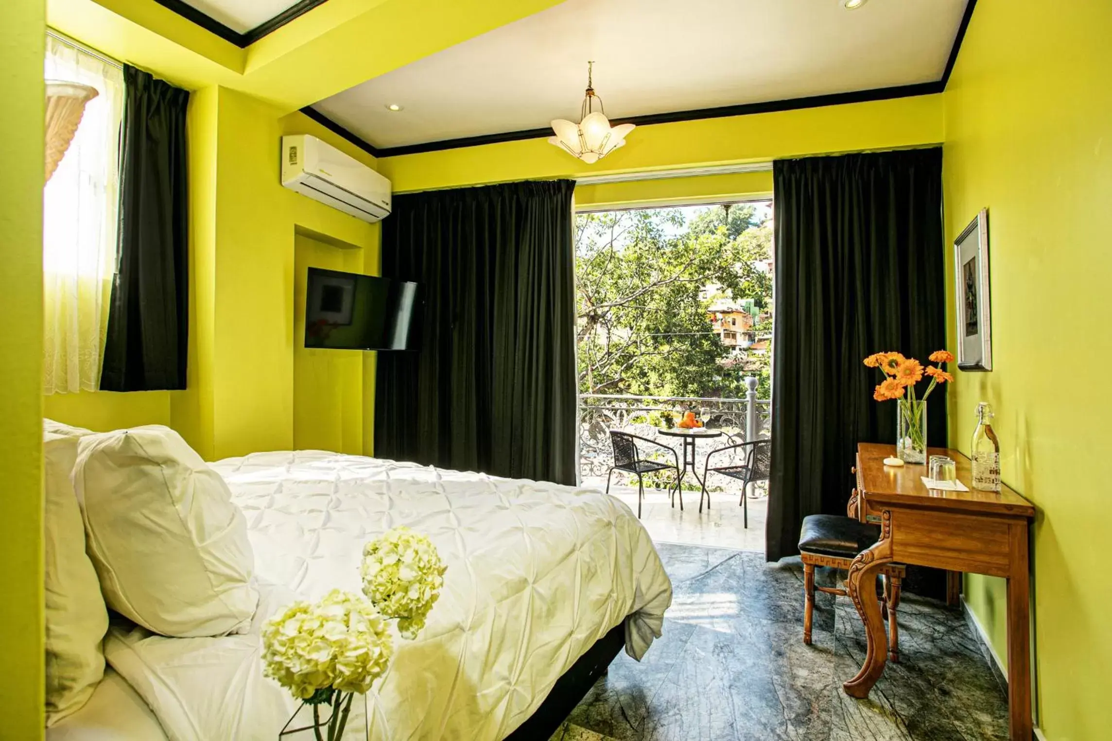 Seating area, Bed in Hotel Boutique Rivera Del Rio