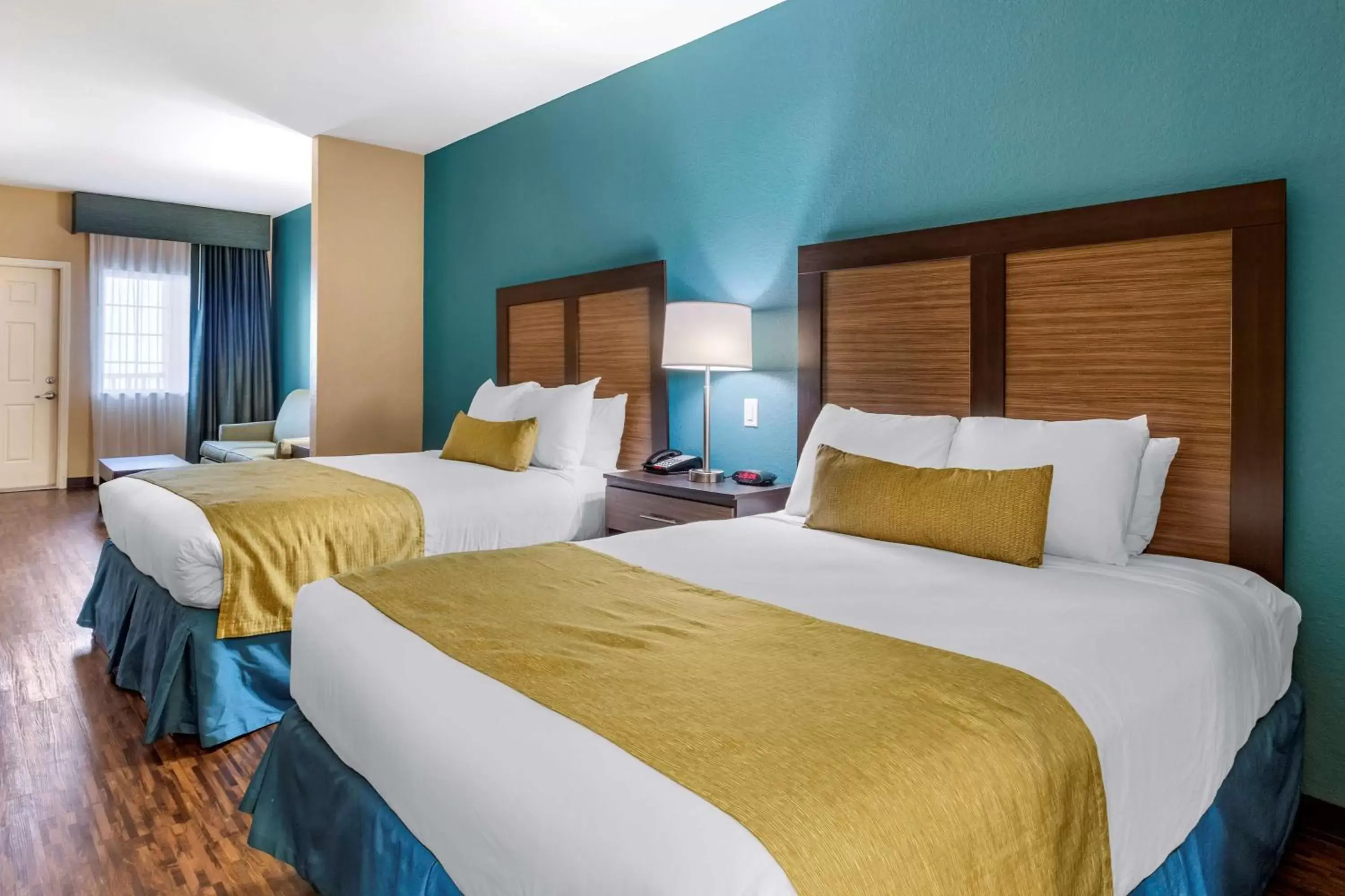 Bedroom, Bed in Best Western Plus Galveston Suites