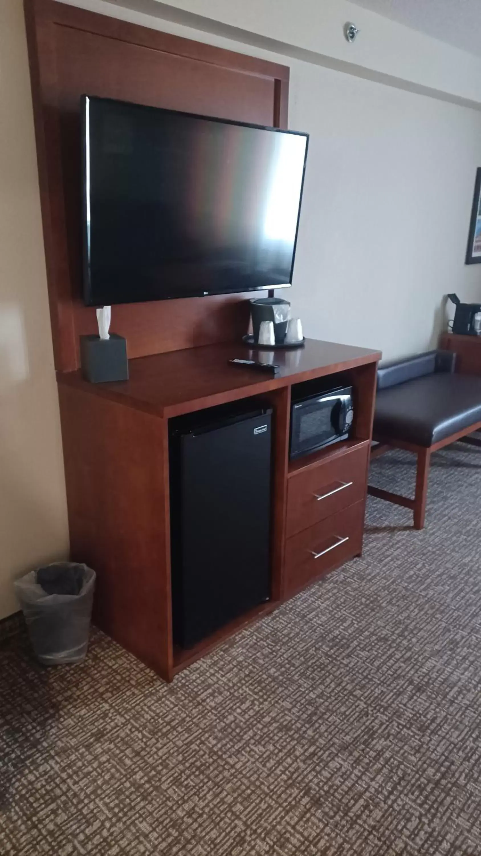 TV and multimedia, TV/Entertainment Center in Wingate by Wyndham New Stanton