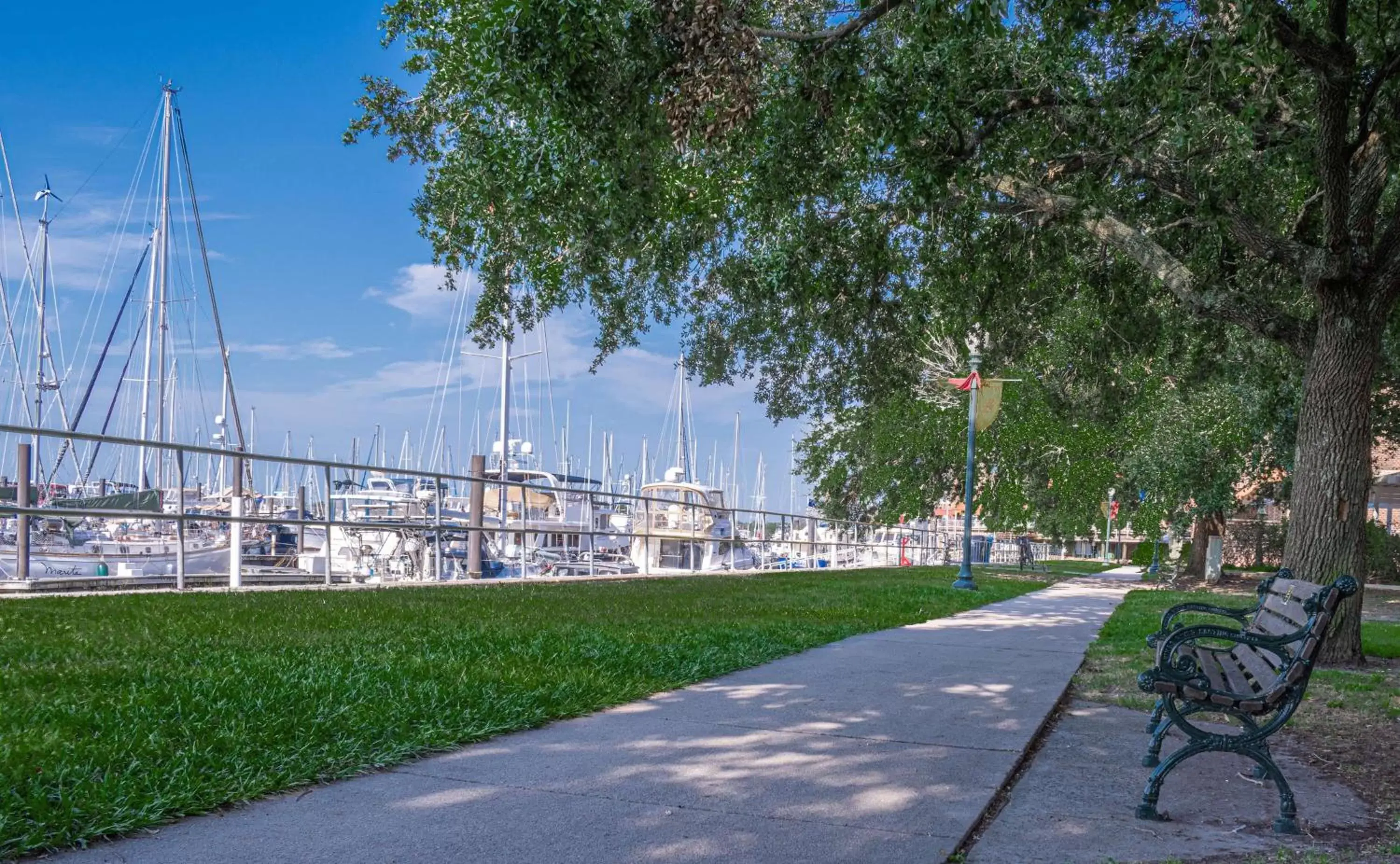 Property building in DoubleTree by Hilton New Bern - Riverfront Property building in DoubleTree by Hilton New Bern - Riverfront