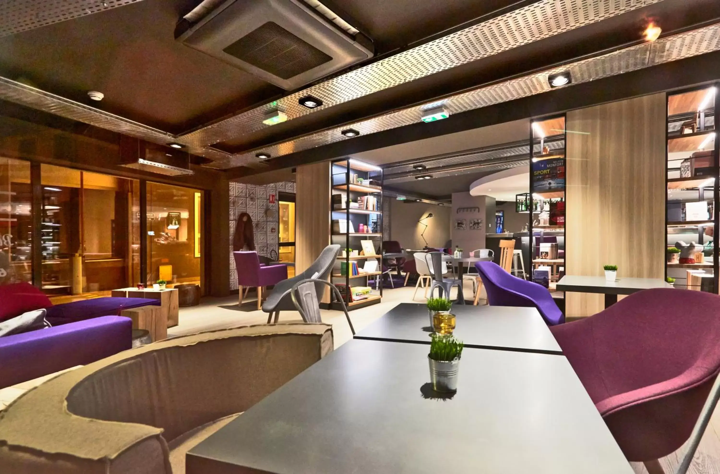 Restaurant/places to eat, Lounge/Bar in Campanile Nancy Centre - Gare