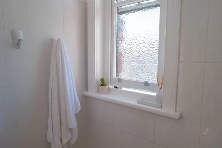 Bathroom in Seven Seas Hotel