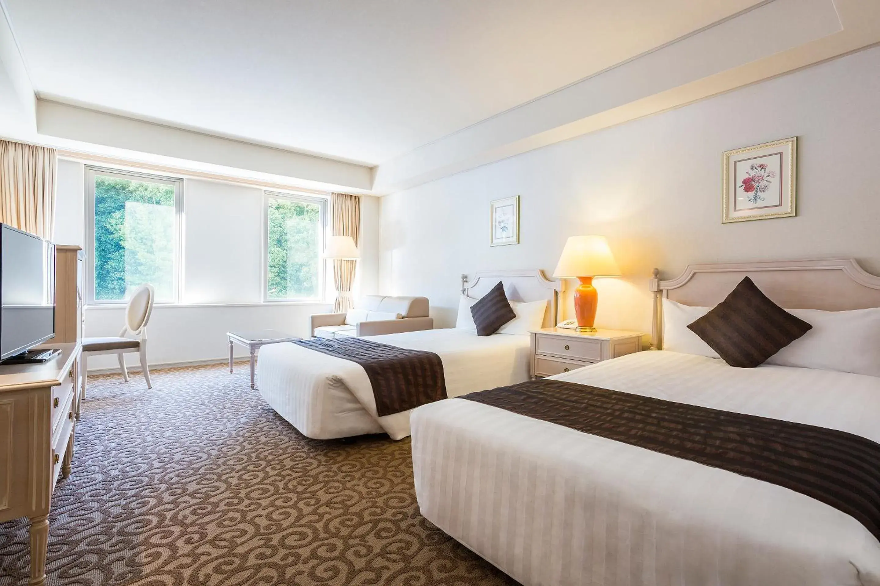 Bed in Luke Plaza Hotel Bed in Luke Plaza Hotel