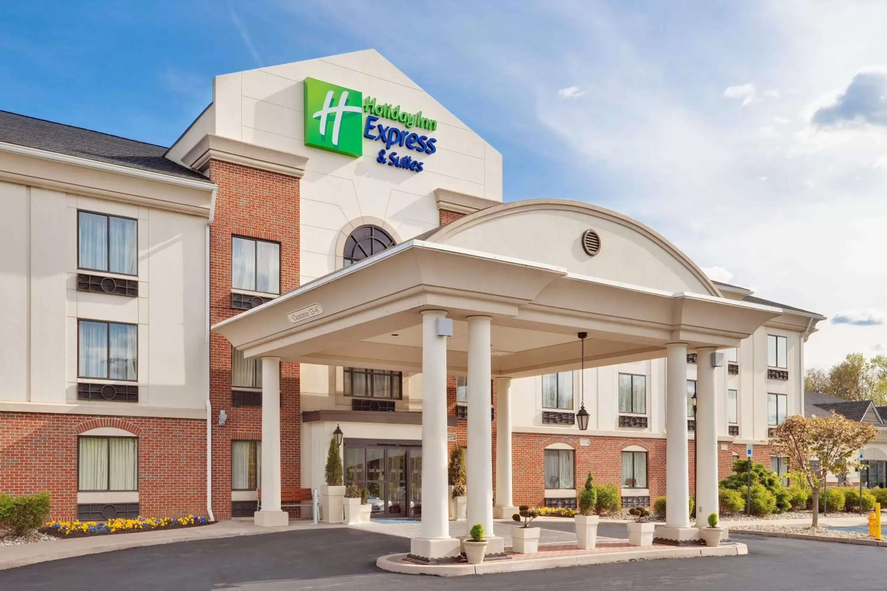 Property Building in Holiday Inn Express Hotel & Suites Easton, an IHG Hotel
