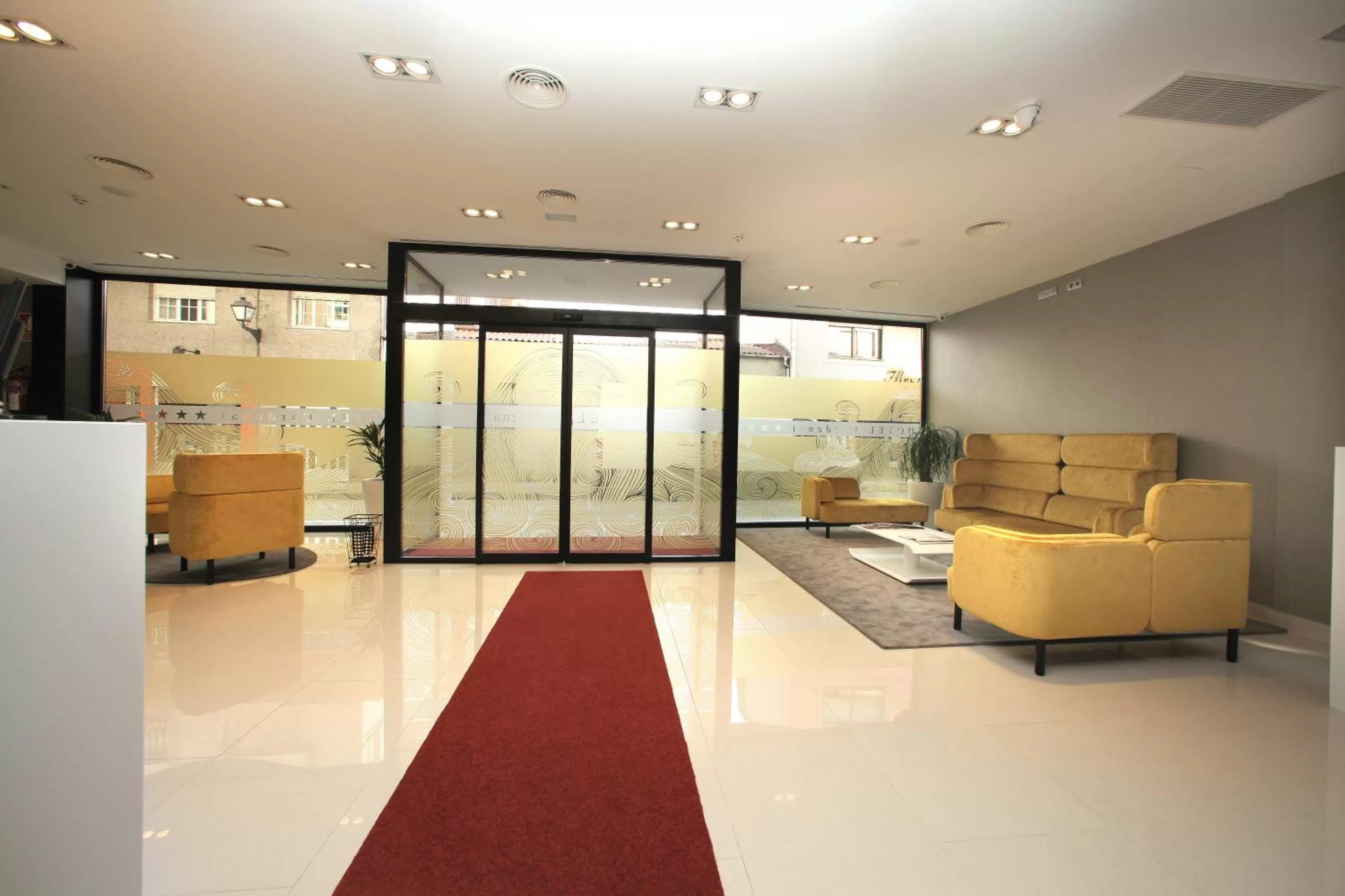 Lobby or reception in Hotel Cardenal