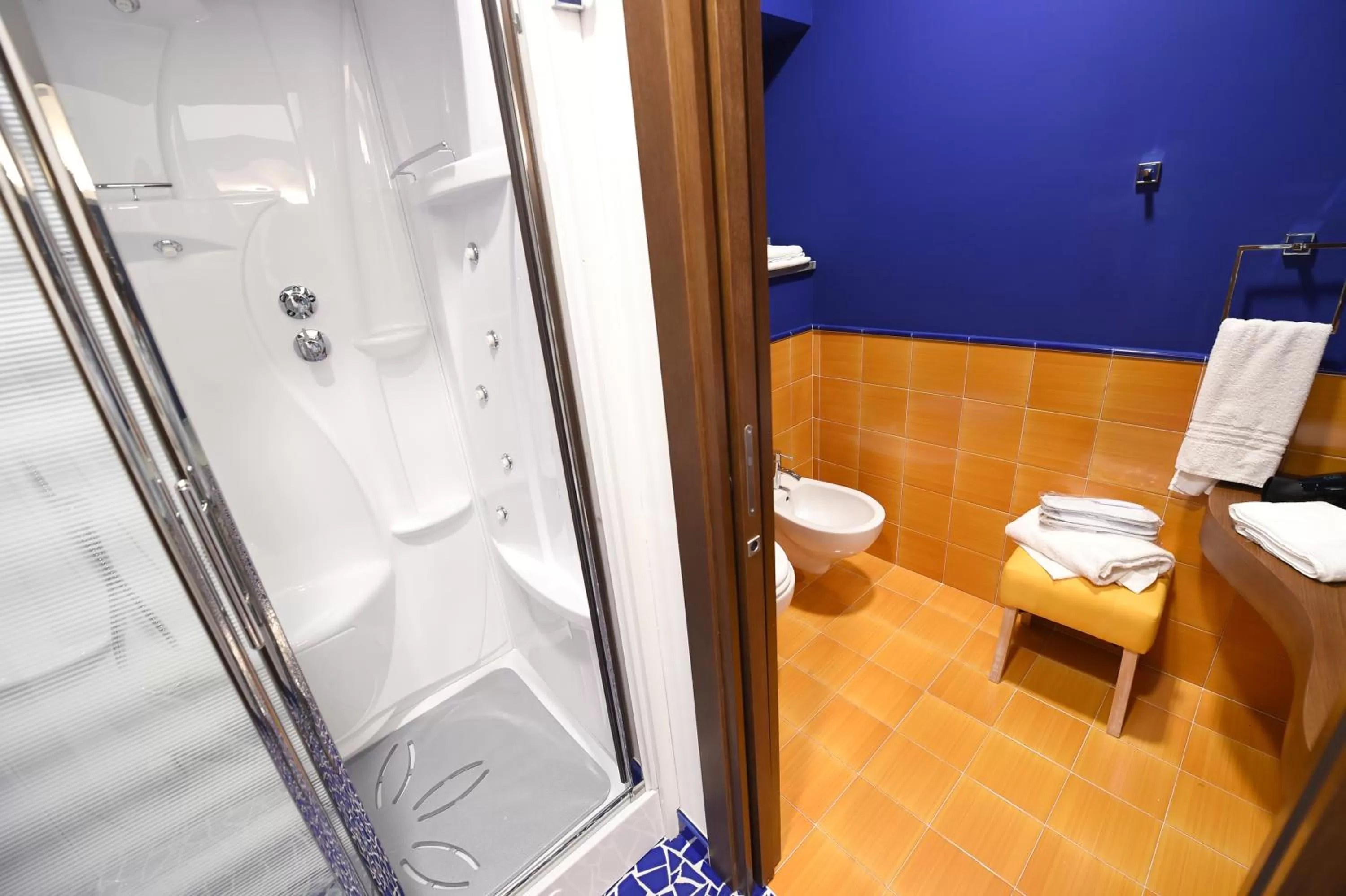 Shower in Aquae Romanae