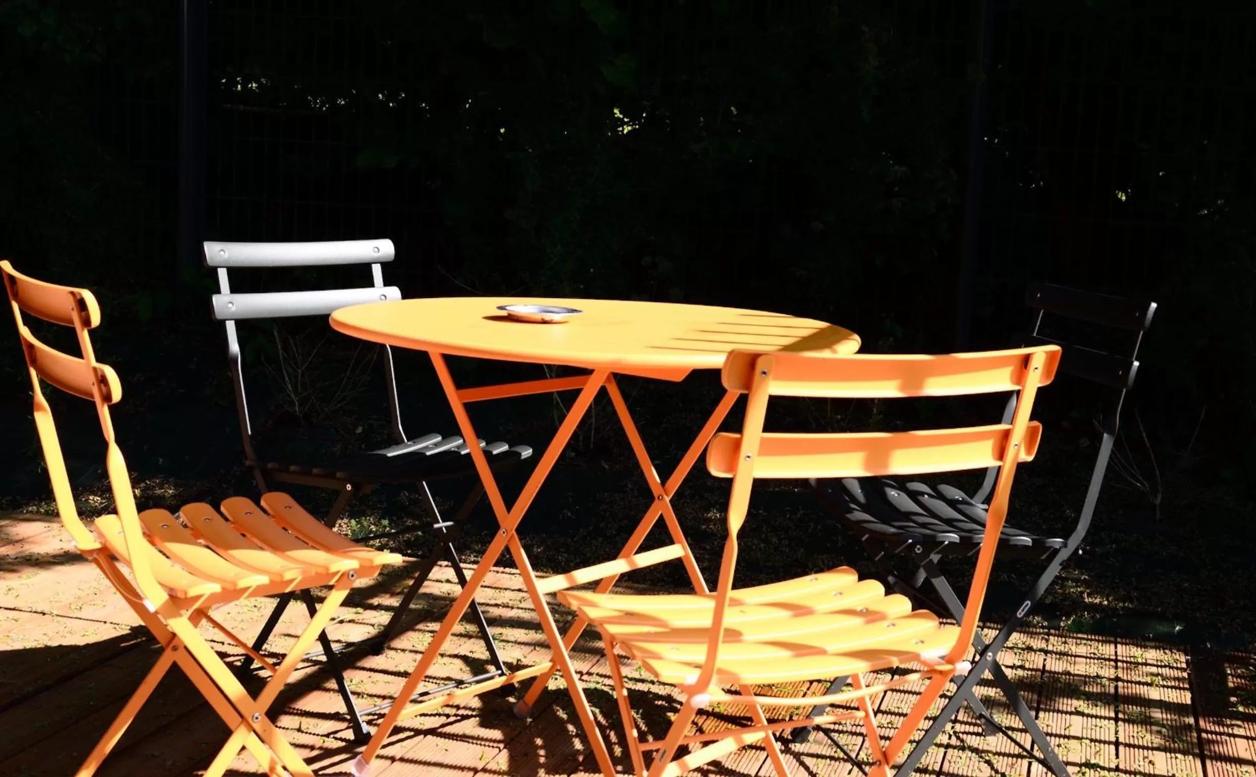 Patio in Eklo Hotels Le Mans