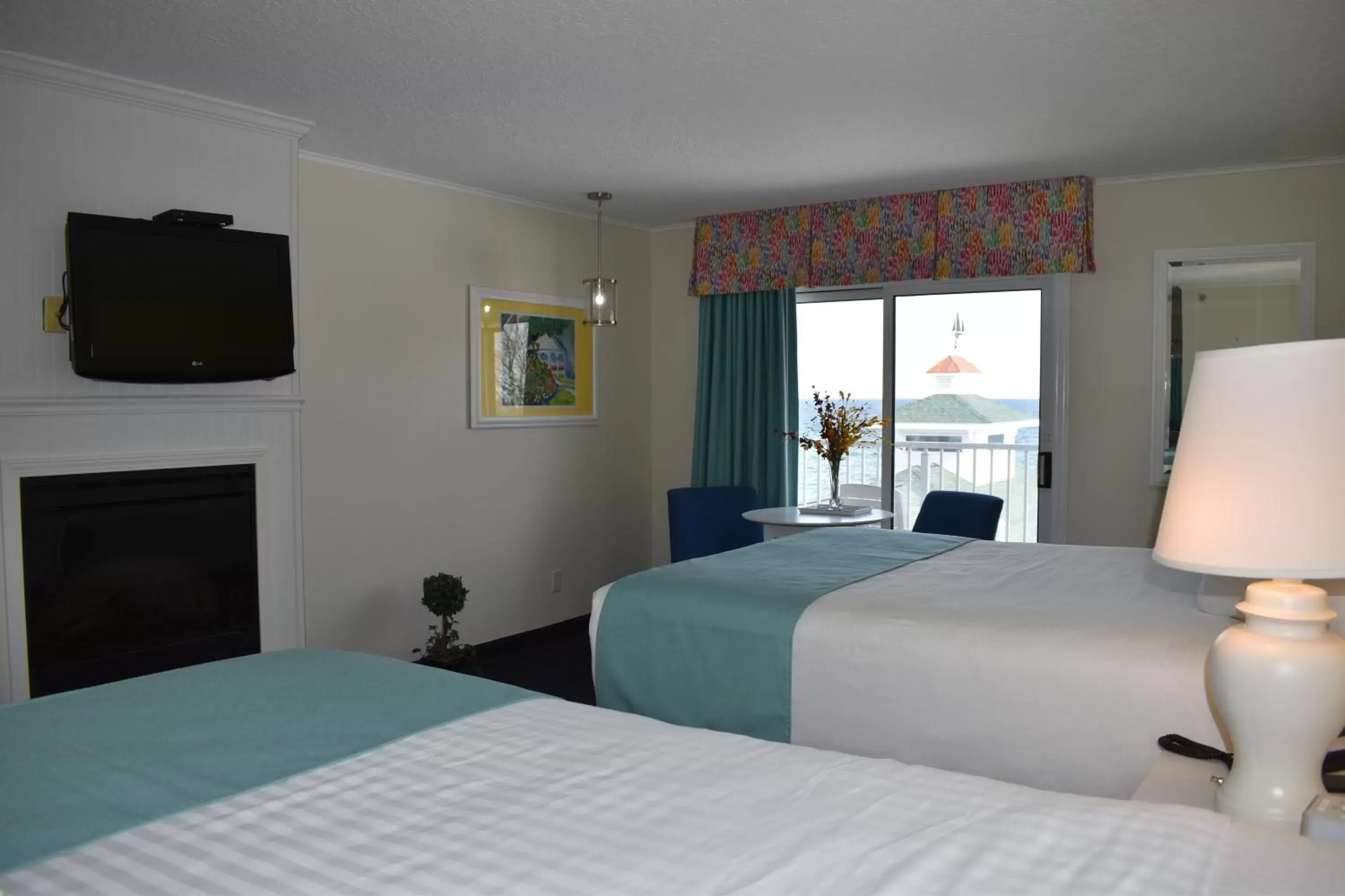 Bed in Breakers Resort - Lakeside