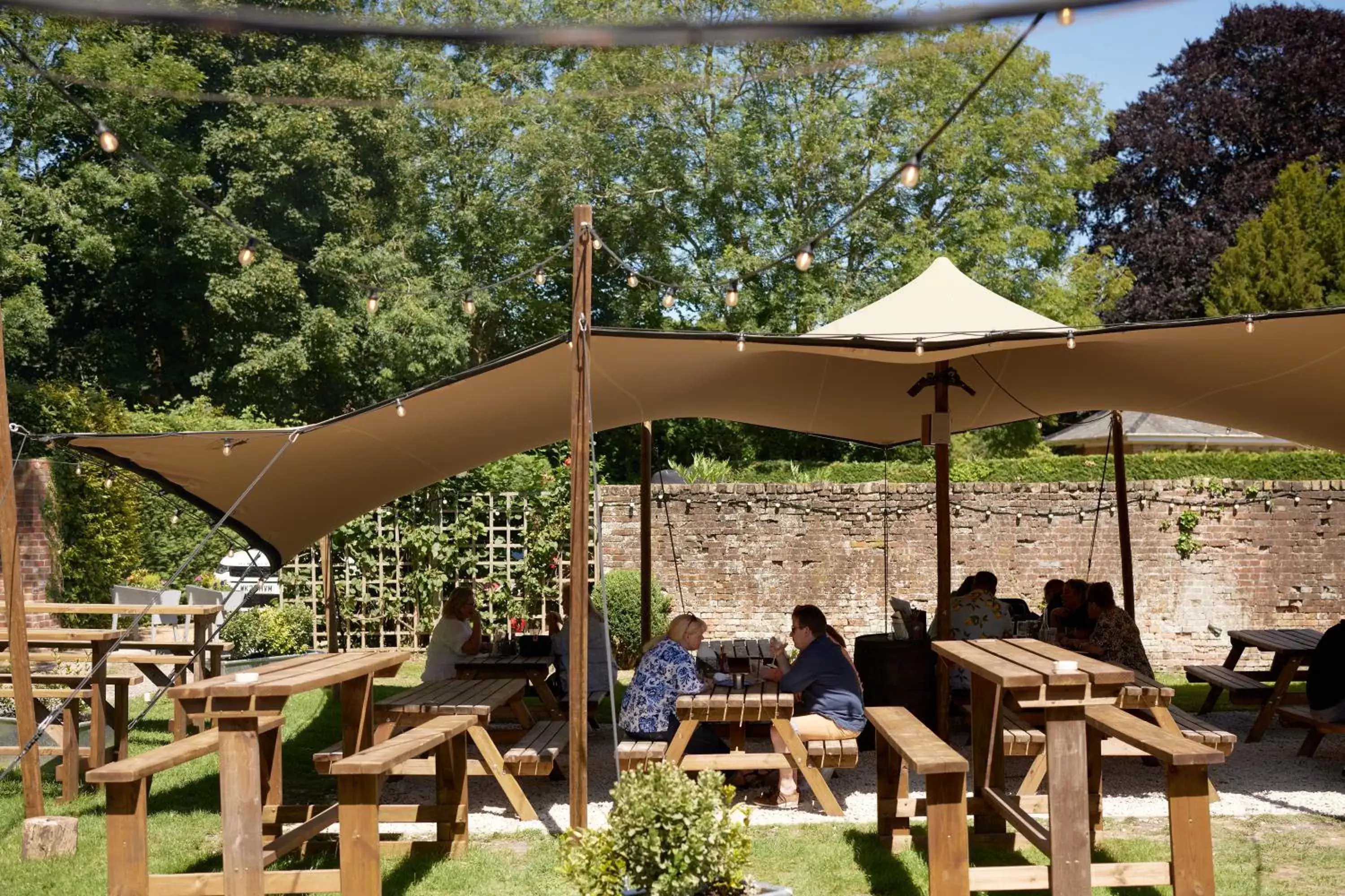 Garden, Restaurant/Places to Eat in The Pembroke Arms