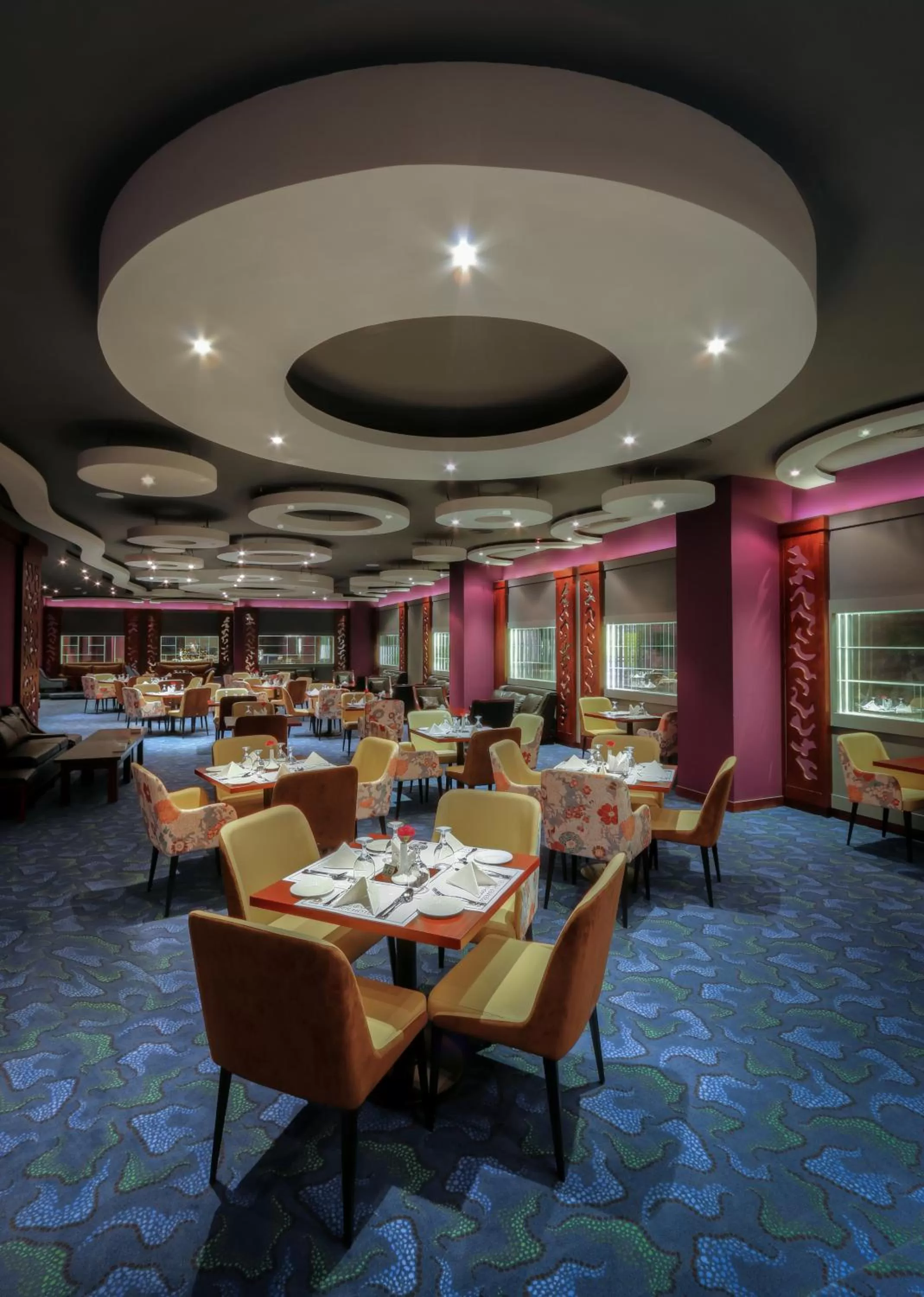Restaurant/places to eat in Premier Hotel