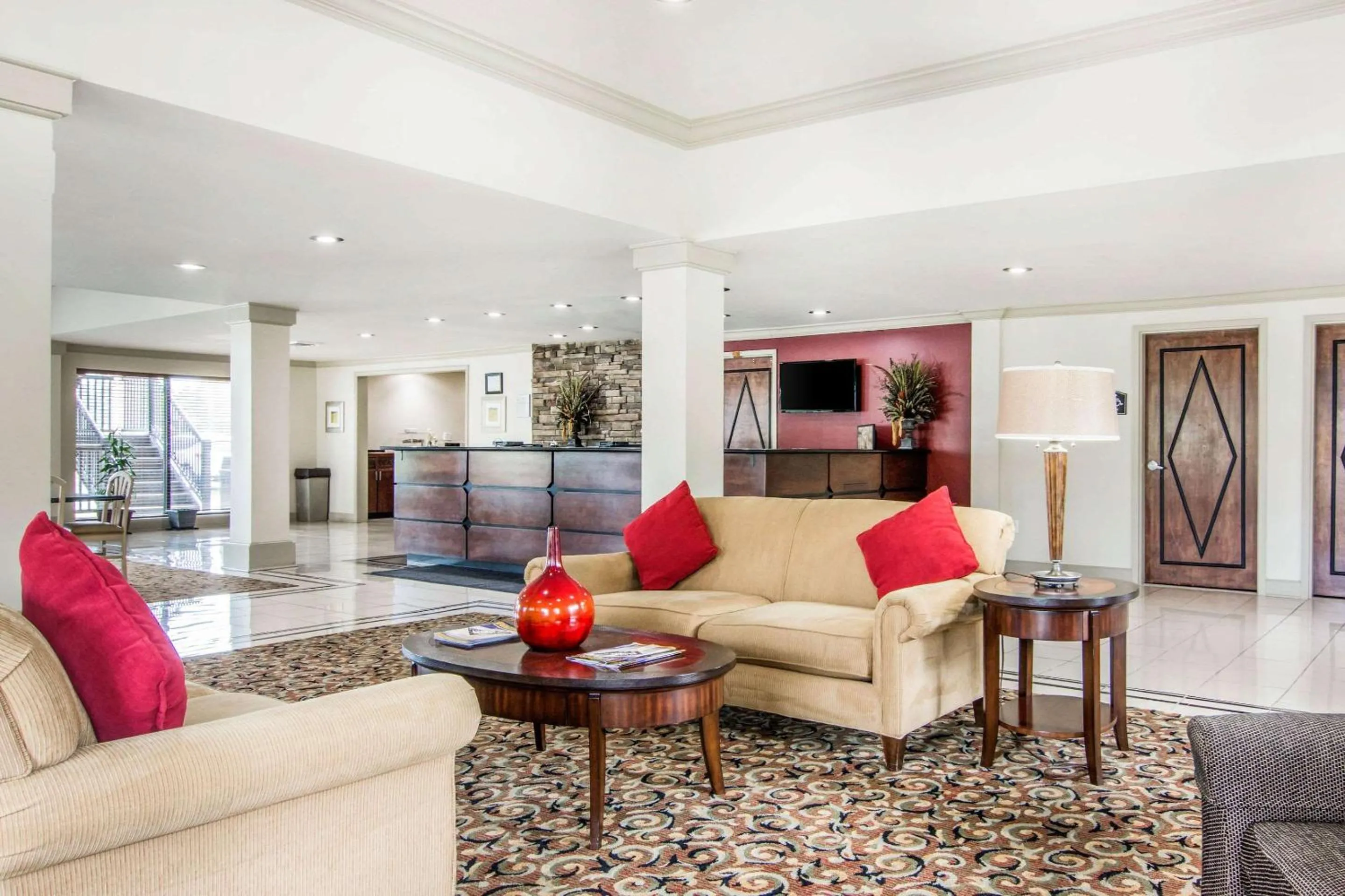 Lobby or reception in Rodeway Inn La Grange East