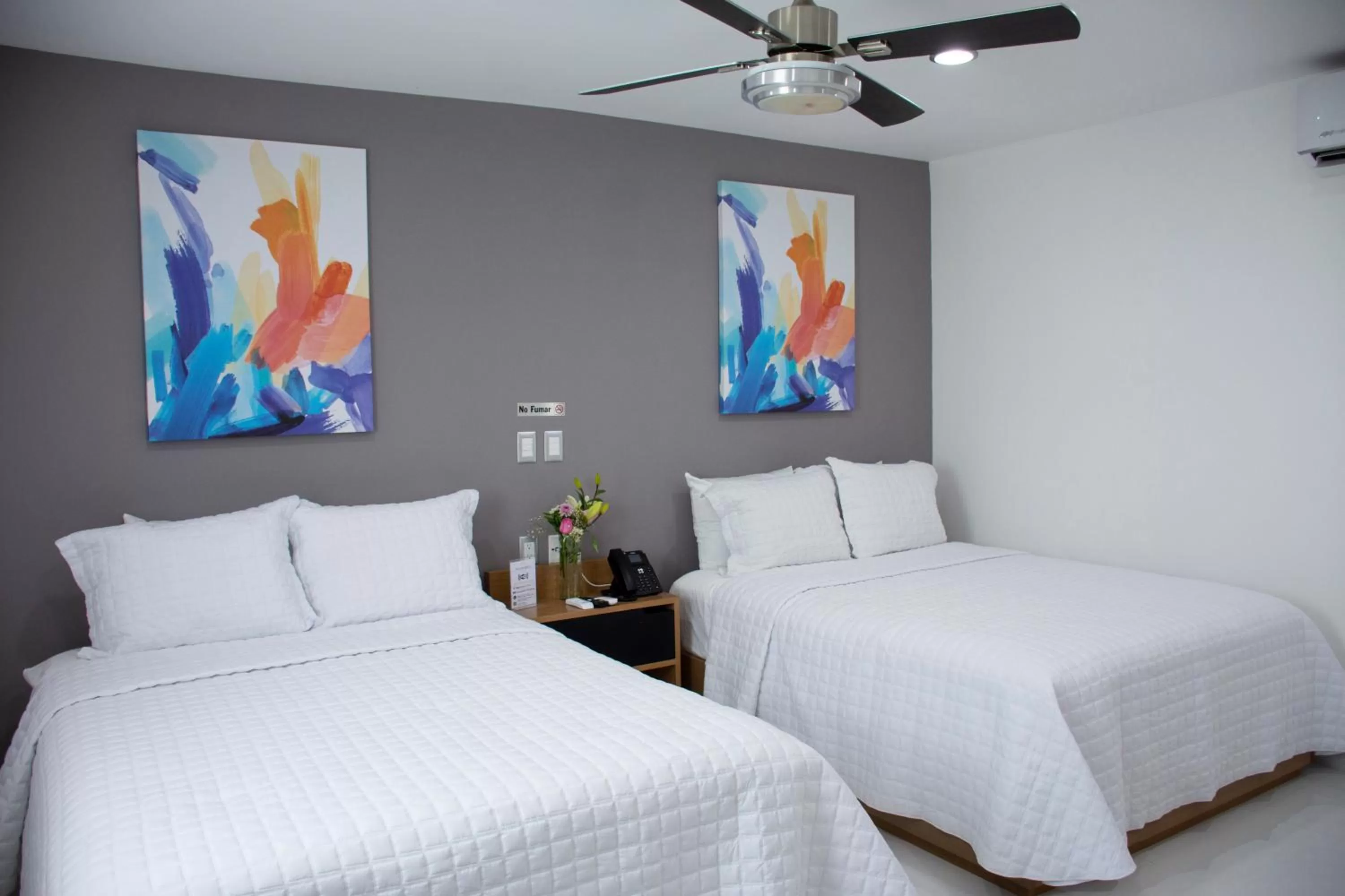 Executive Queen Room with Two Queen Beds in Hotel Tramamoto Mazatlan