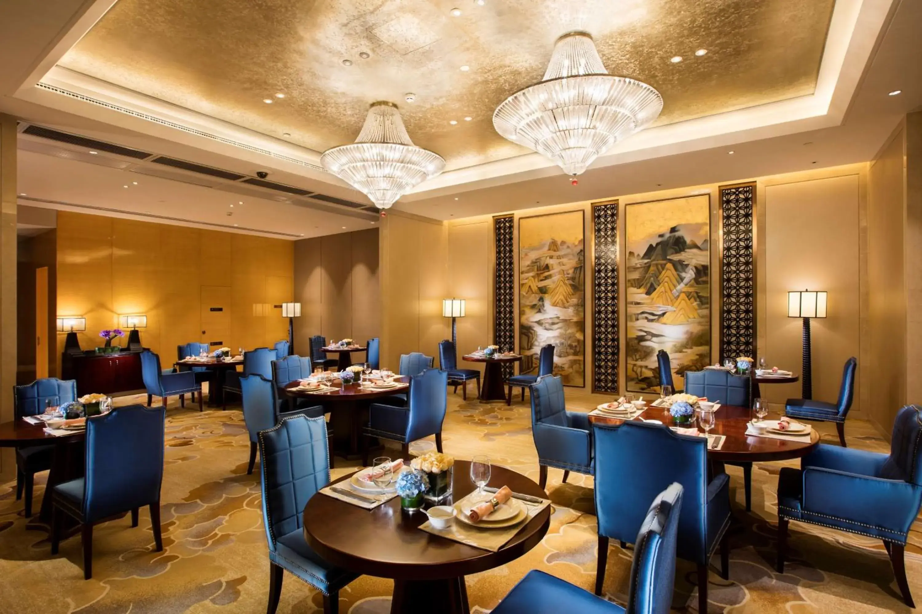 Restaurant/Places to Eat in Hilton Wuhan Riverside