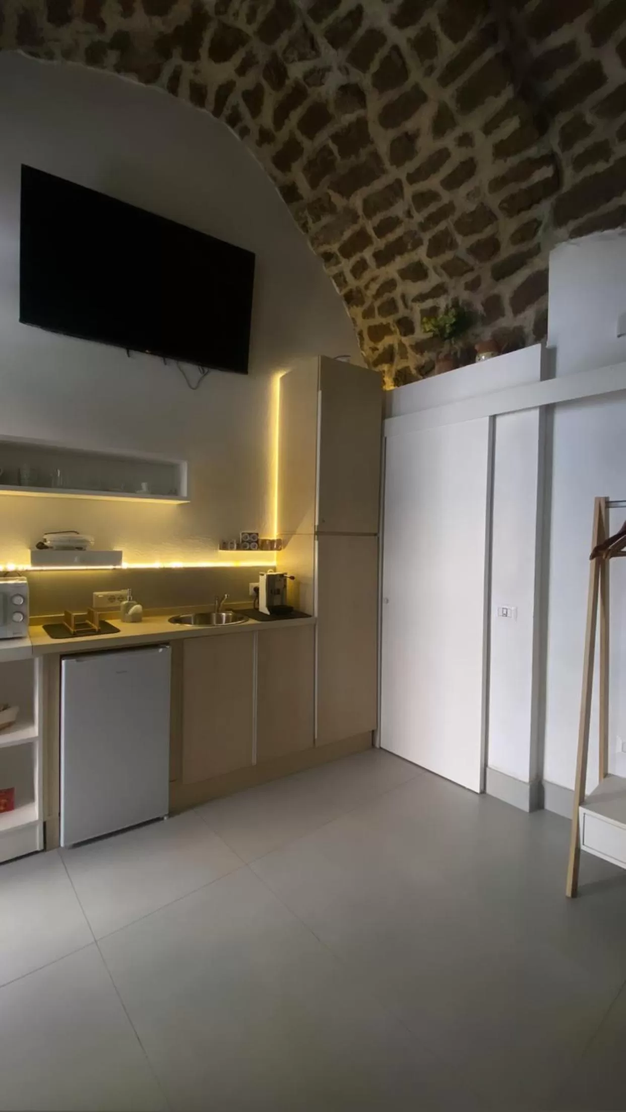 TV/Entertainment Center in I Gradini