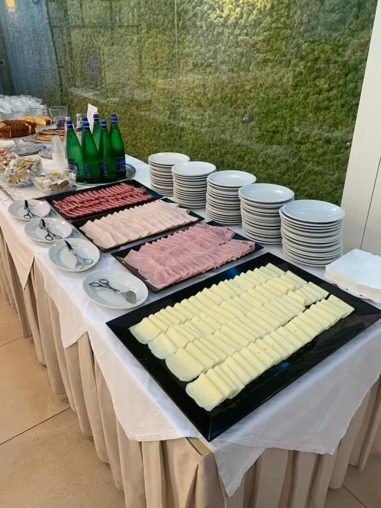 Buffet breakfast in Ele Green Park Hotel Pamphili