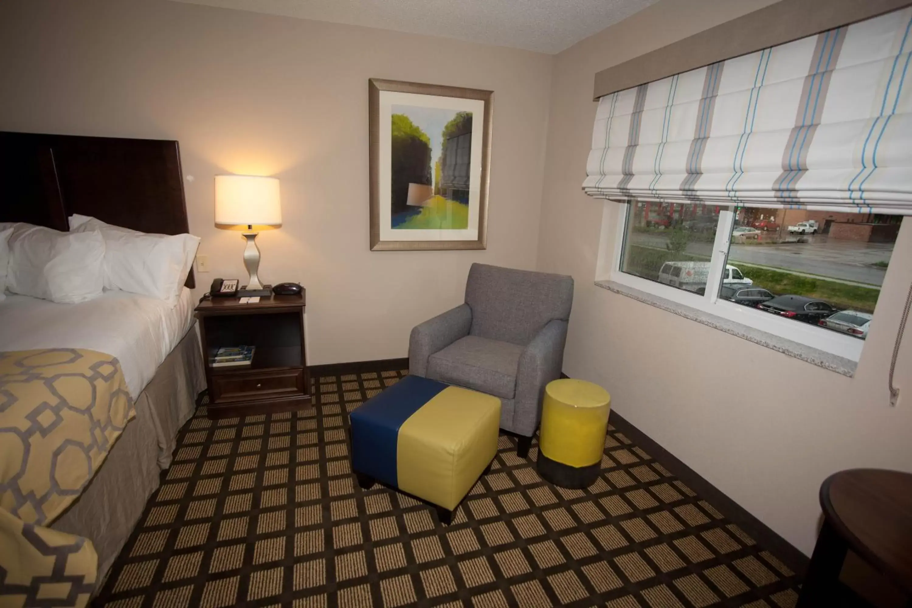 Bedroom, Seating Area in Baymont by Wyndham Erie