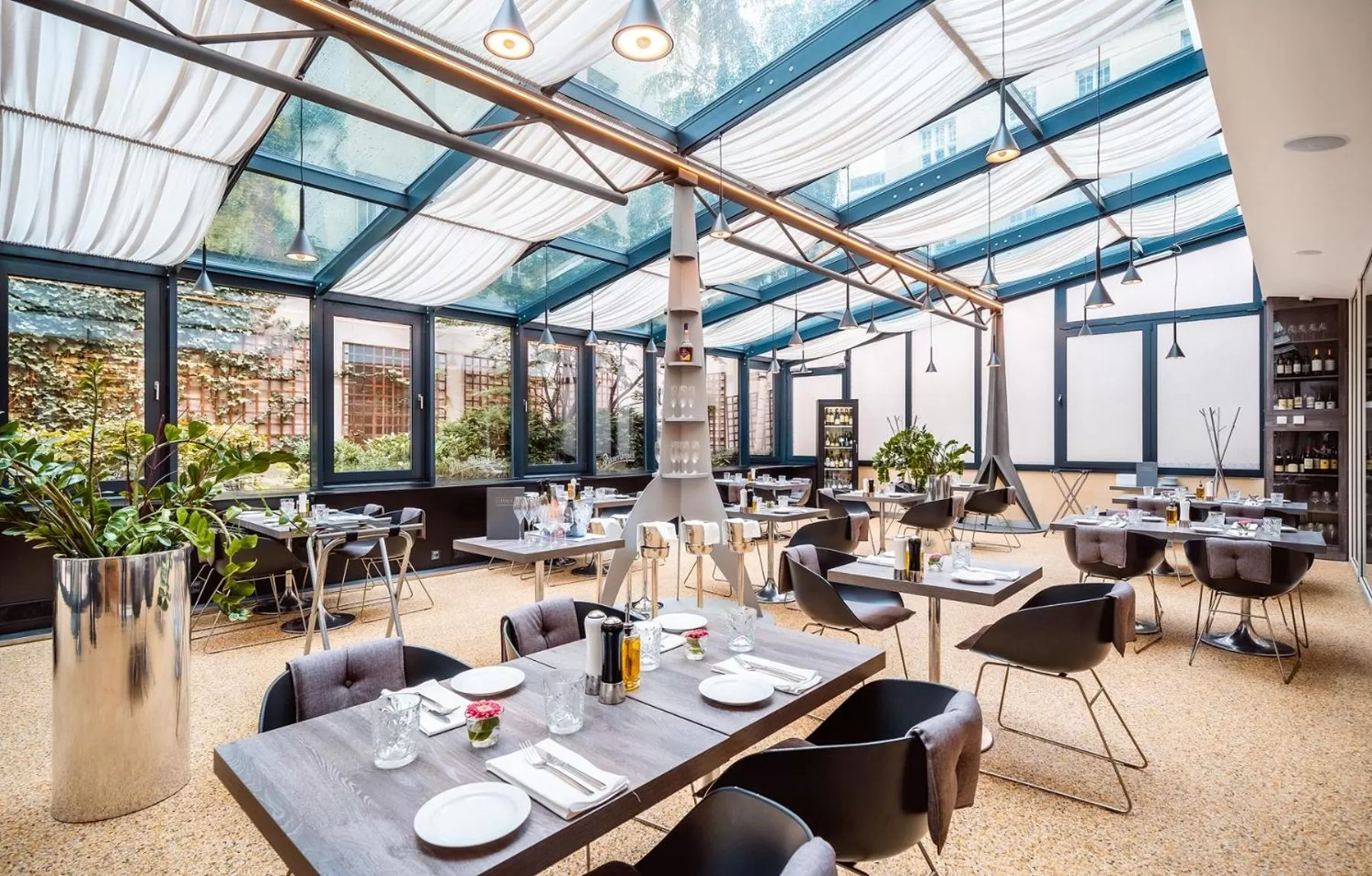 Restaurant/places to eat in Grandium Hotel Prague