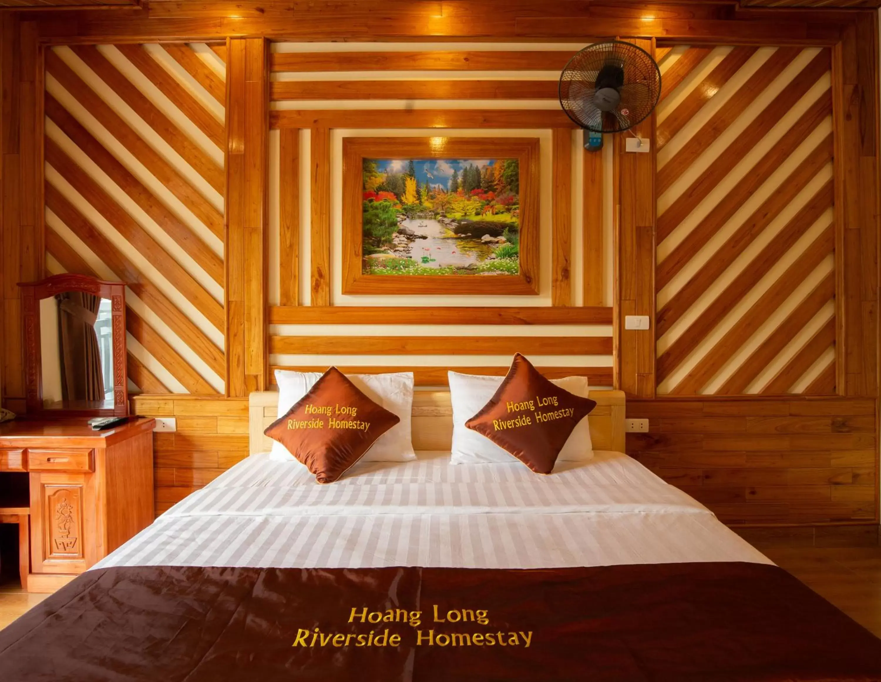 Deluxe Double Room in HoangLong Riverside Homestay Deluxe Double Room in HoangLong Riverside Homestay