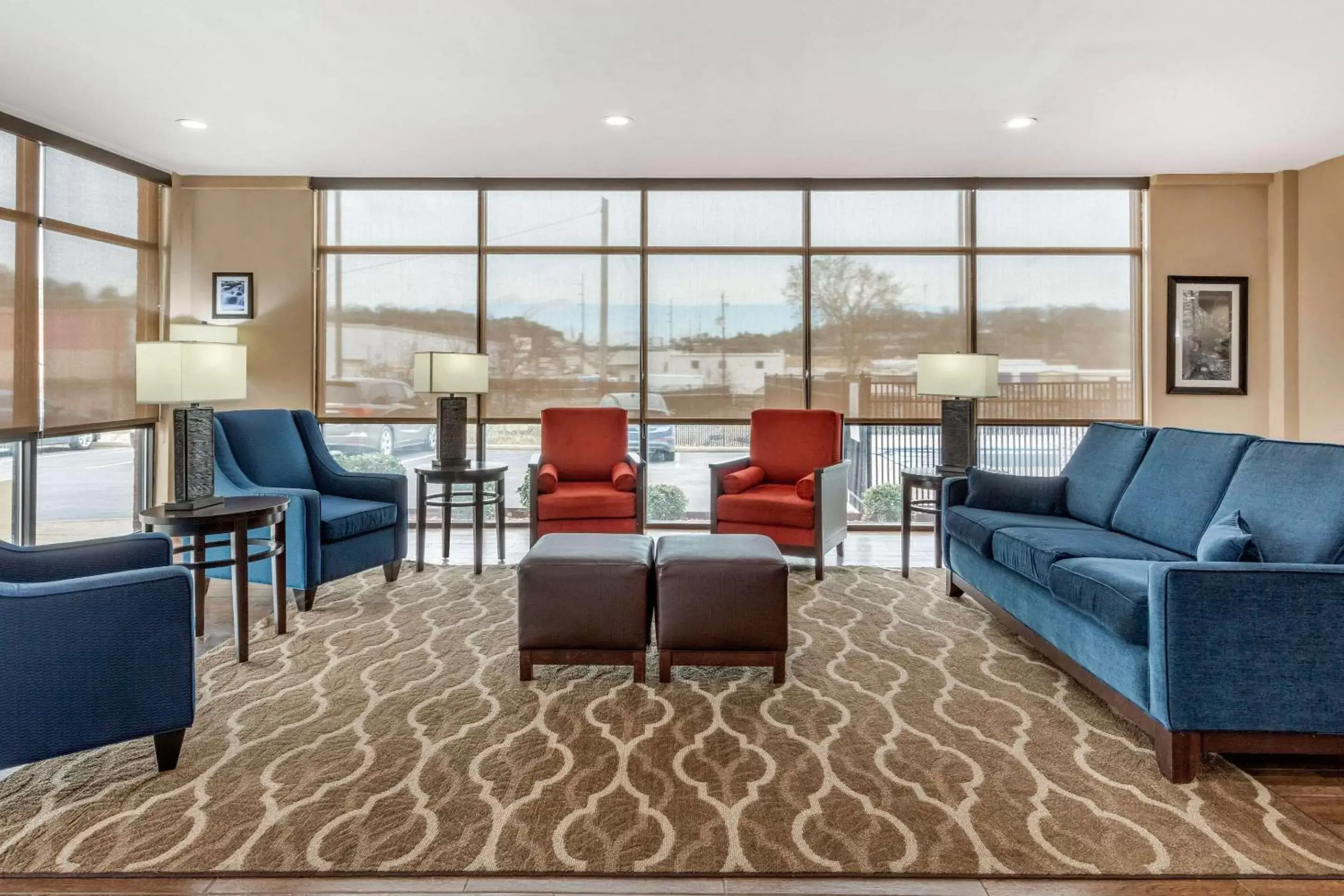 Lobby or reception, Seating Area in Comfort Suites Pelham Hoover I-65