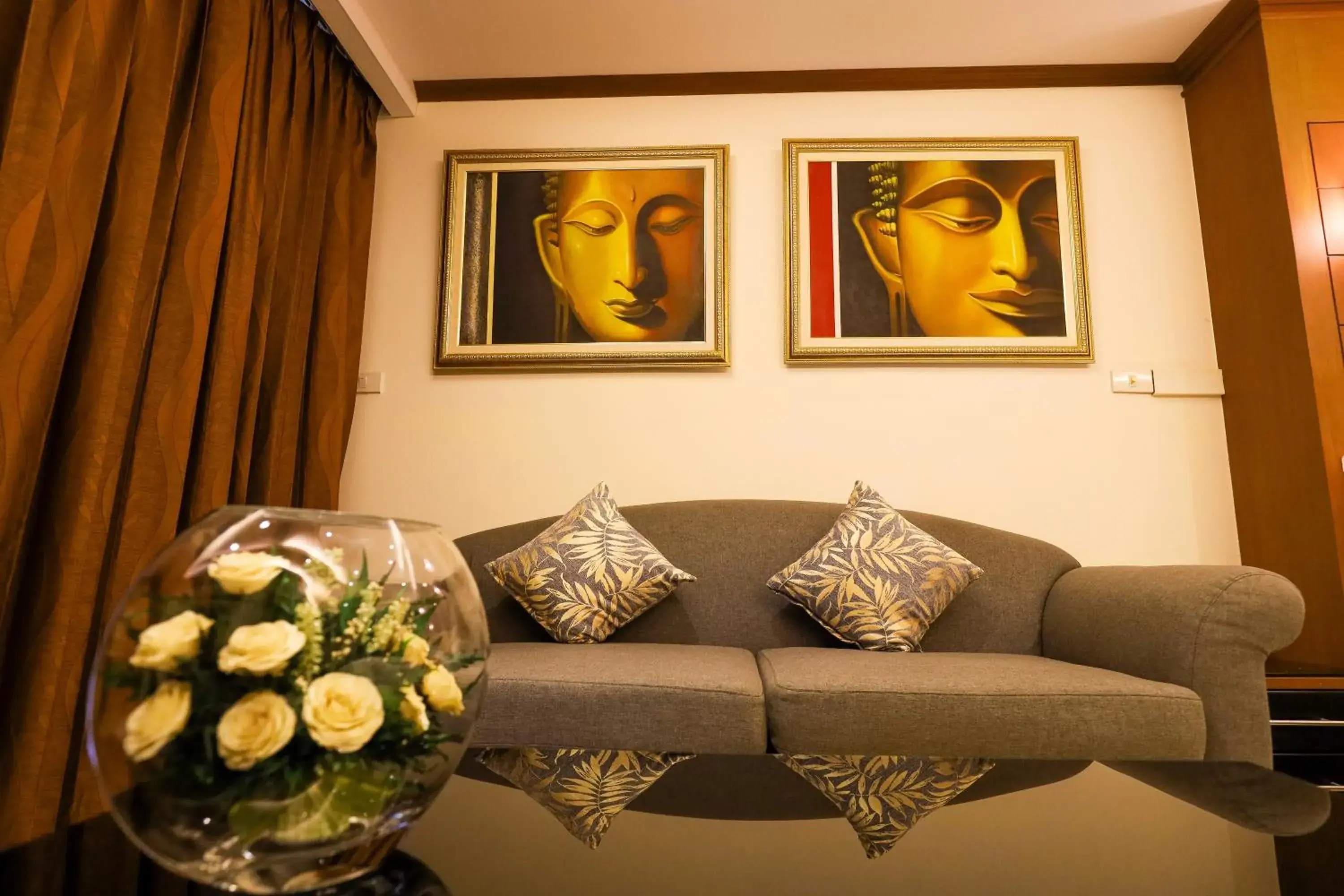 Living room, Seating Area in Tara Court Hotel