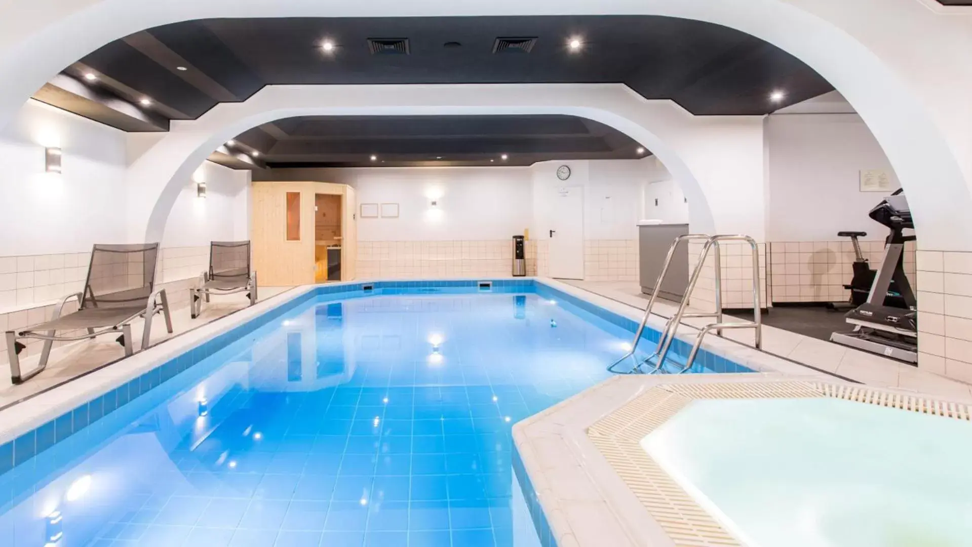 Swimming Pool in Qubus Hotel Wrocław