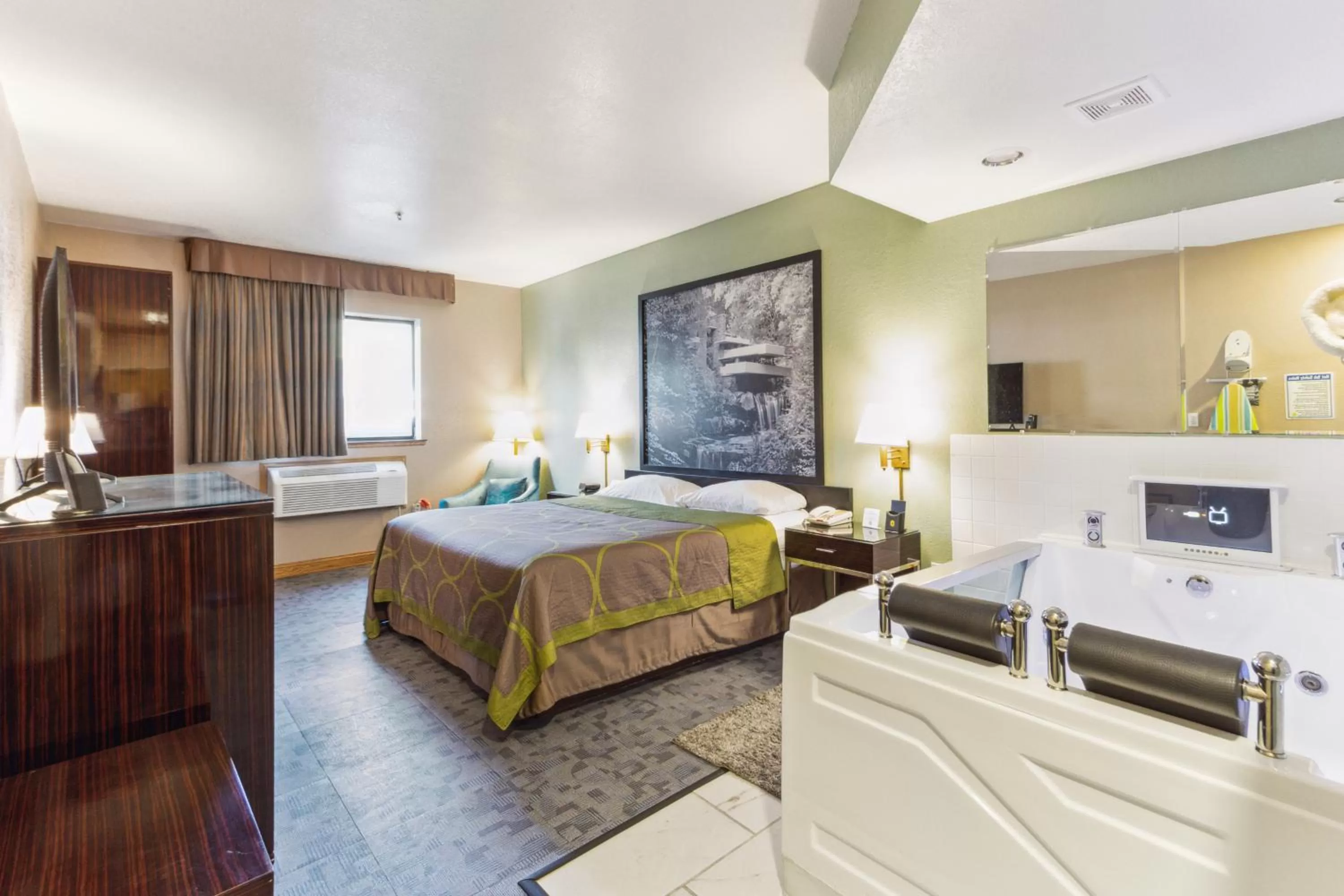 Bedroom, Bed in Super 8 by Wyndham Uniontown PA