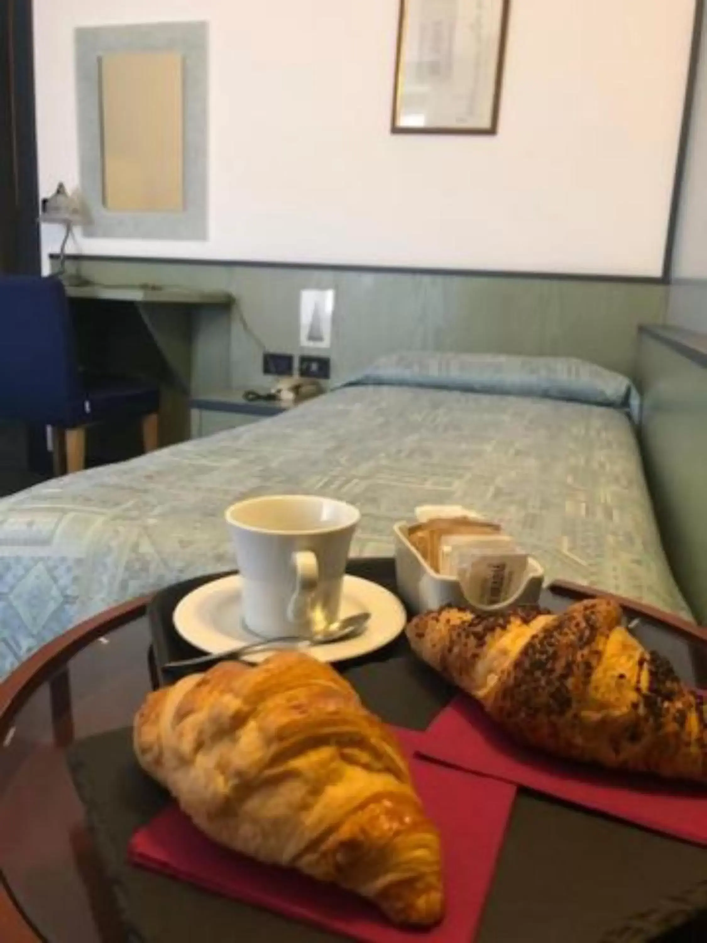Bedroom, Breakfast in Hotel Moizi