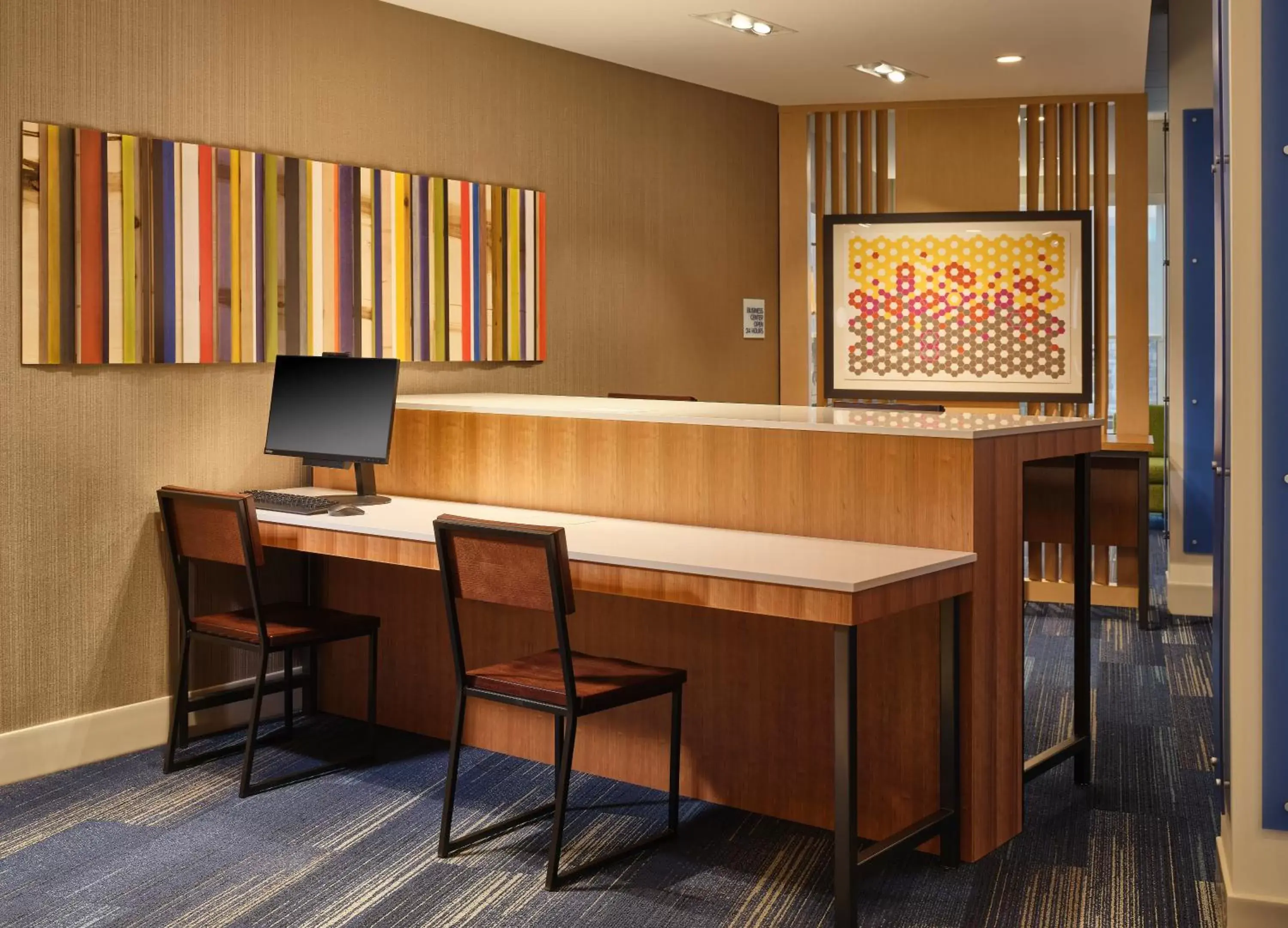 Business facilities in Holiday Inn Express & Suites - Lockport, an IHG Hotel