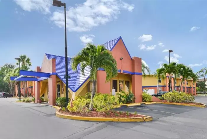 Property building in Americas Best Value Inn Sarasota Property building in Americas Best Value Inn Sarasota